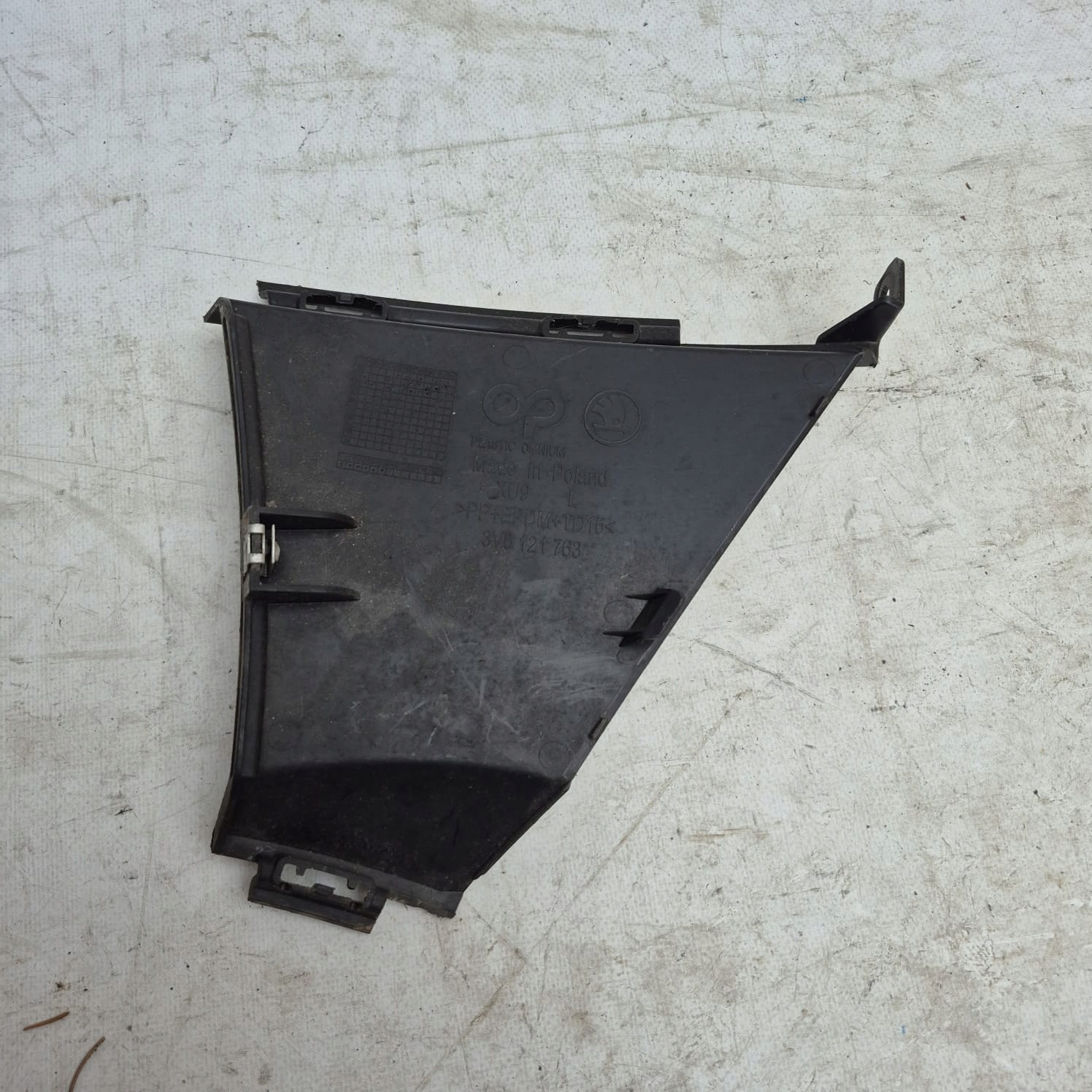 SKODA SUPERB 3 III left intake air duct air line front front