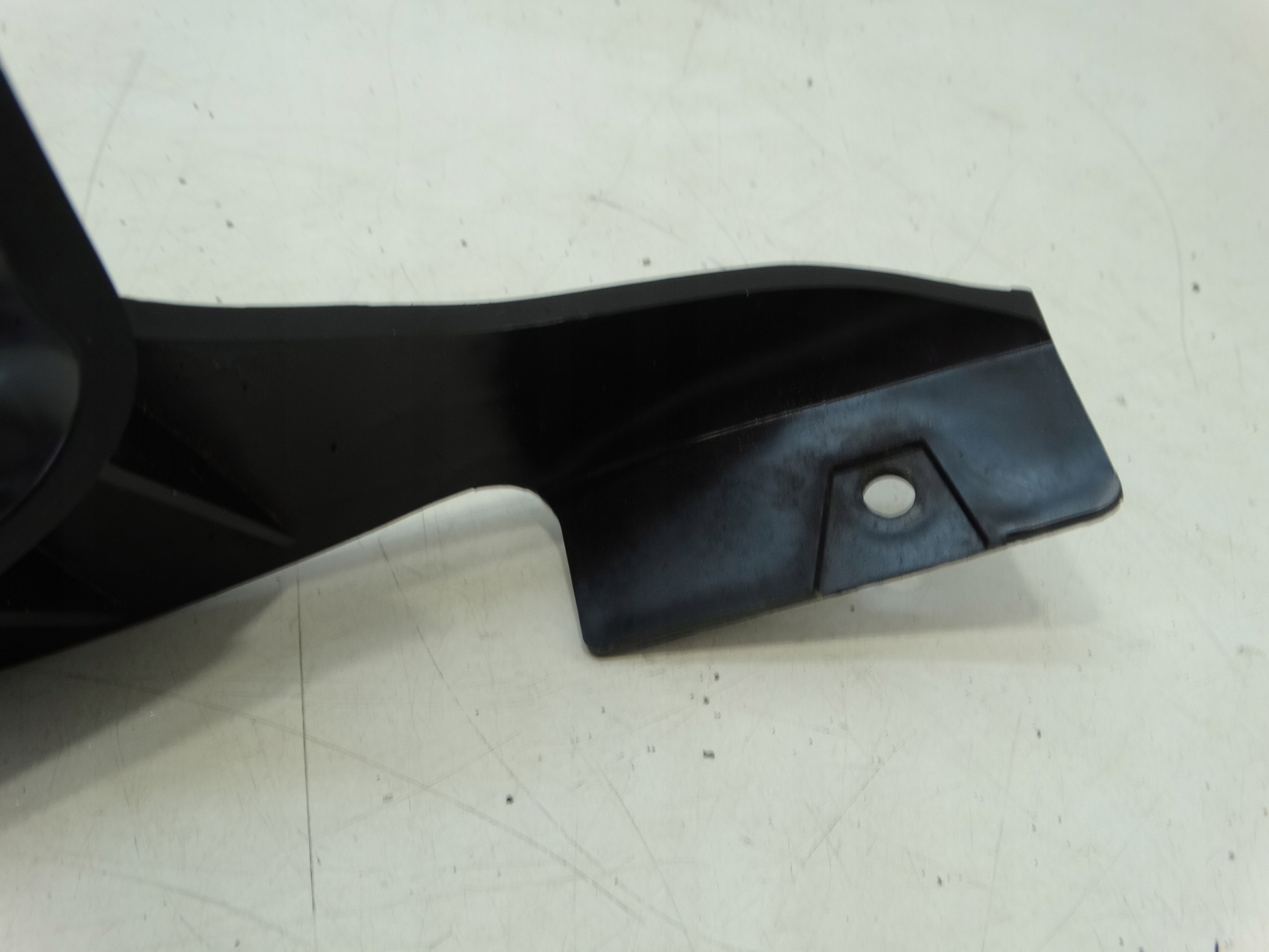 Supporto parafango Destra Anteriore CITROEN C4 CACTUS 2016R. 9805295480
