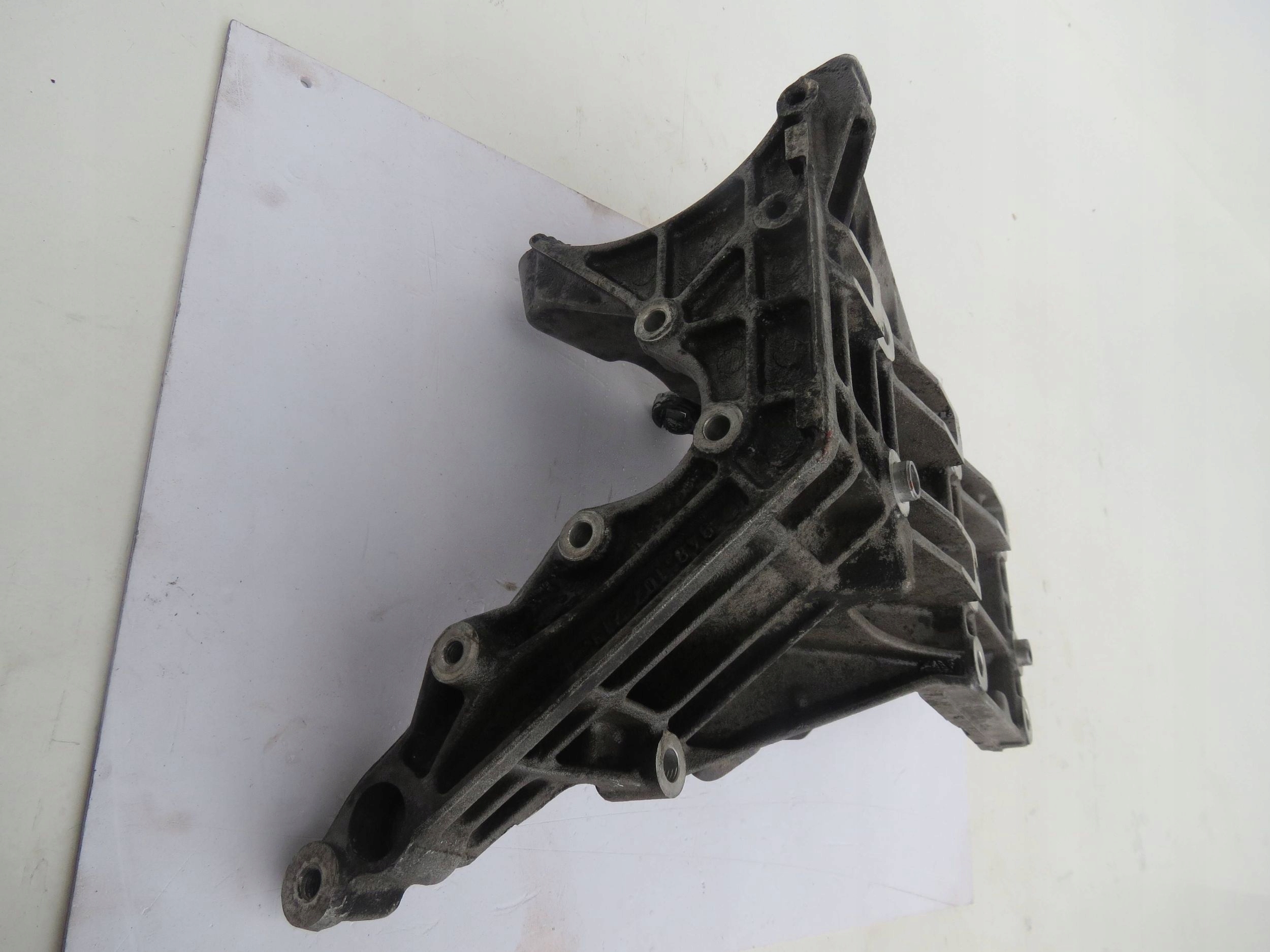 engine mount holder PORSCHE CAYENNE and 4.5 V8 9481022136R