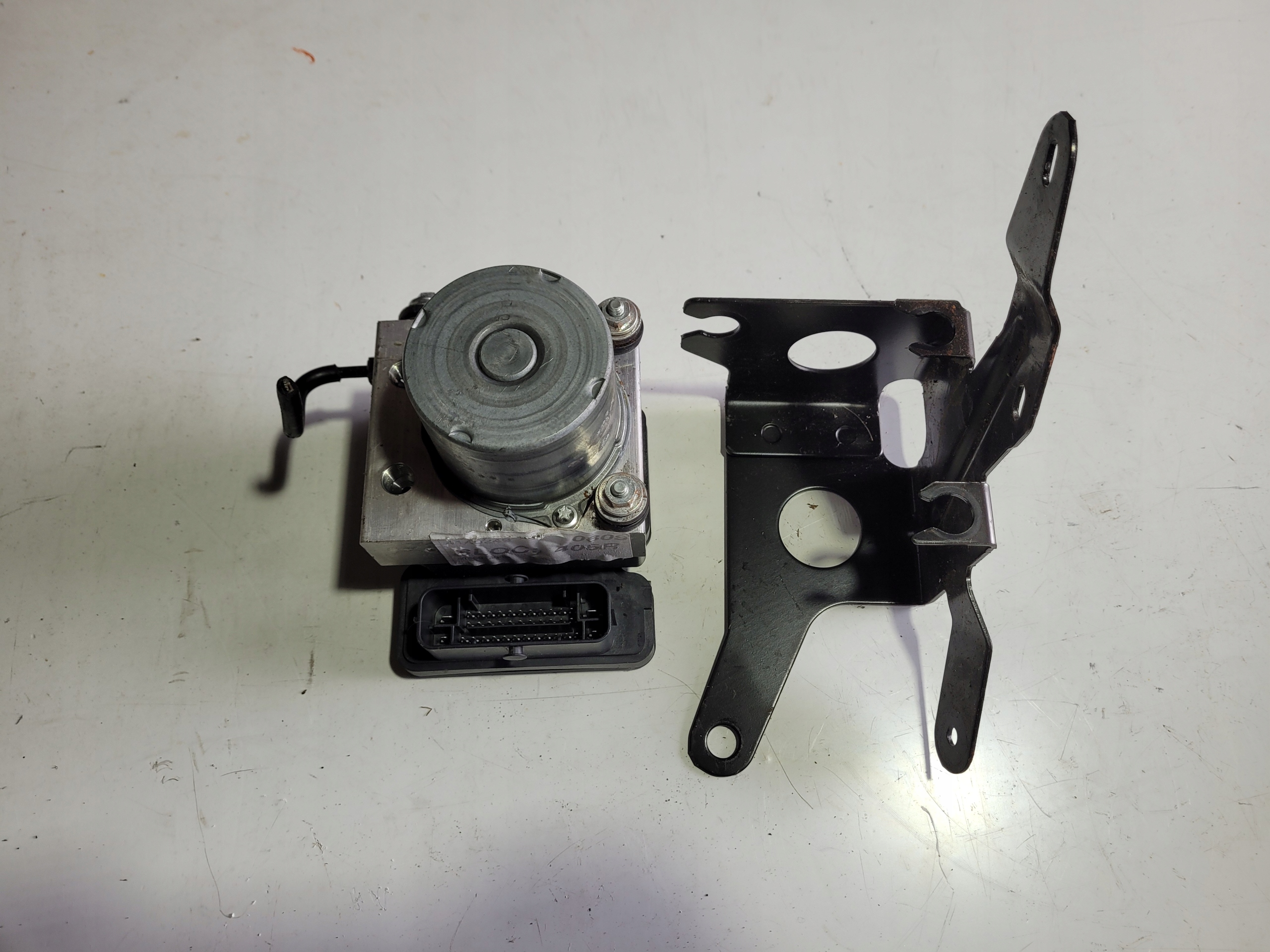 pump ABS brake RENAULT KANGO II LIFT