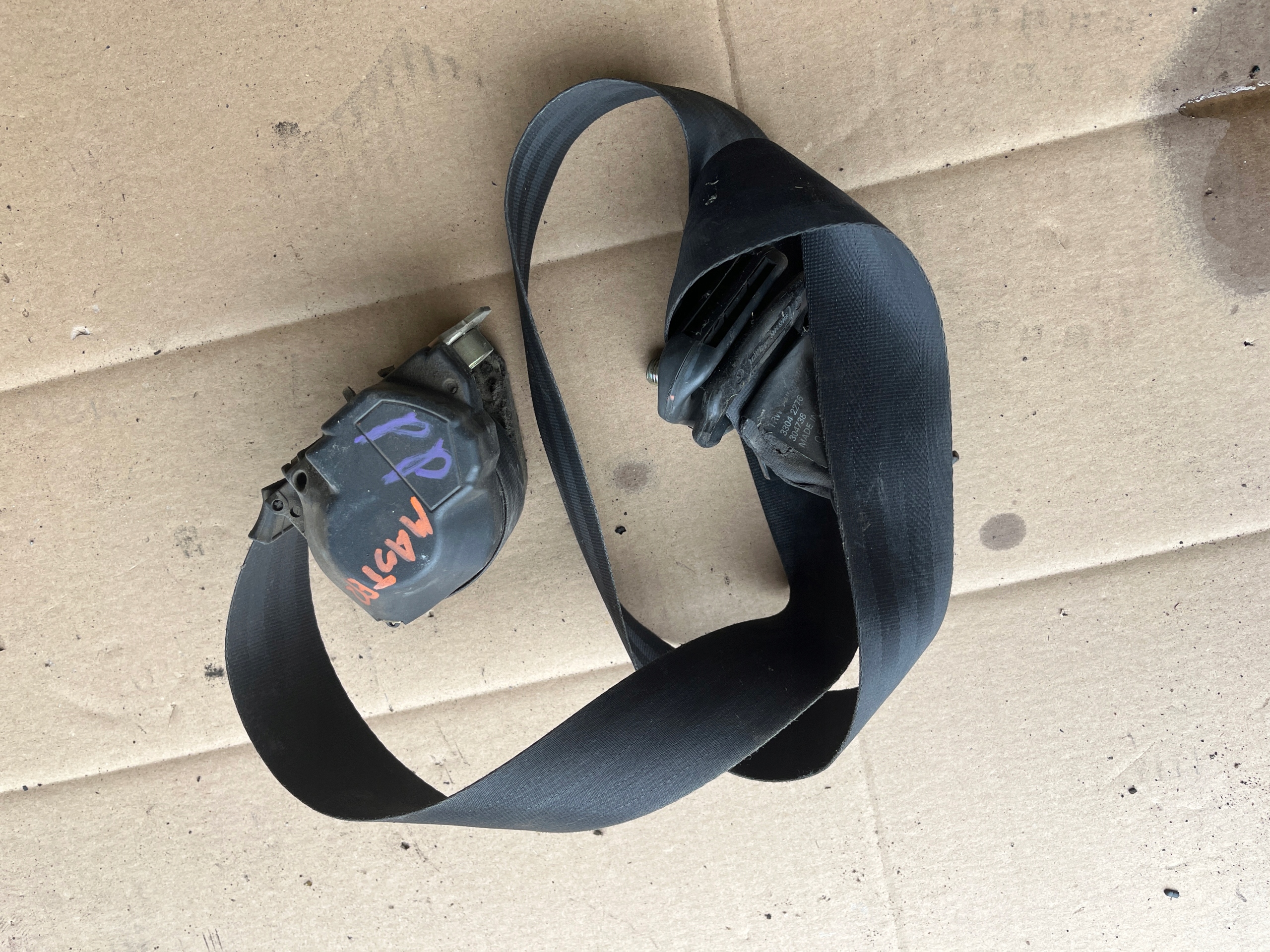 ремень безопасности передний renault MASTER II 2003-2010 33042276