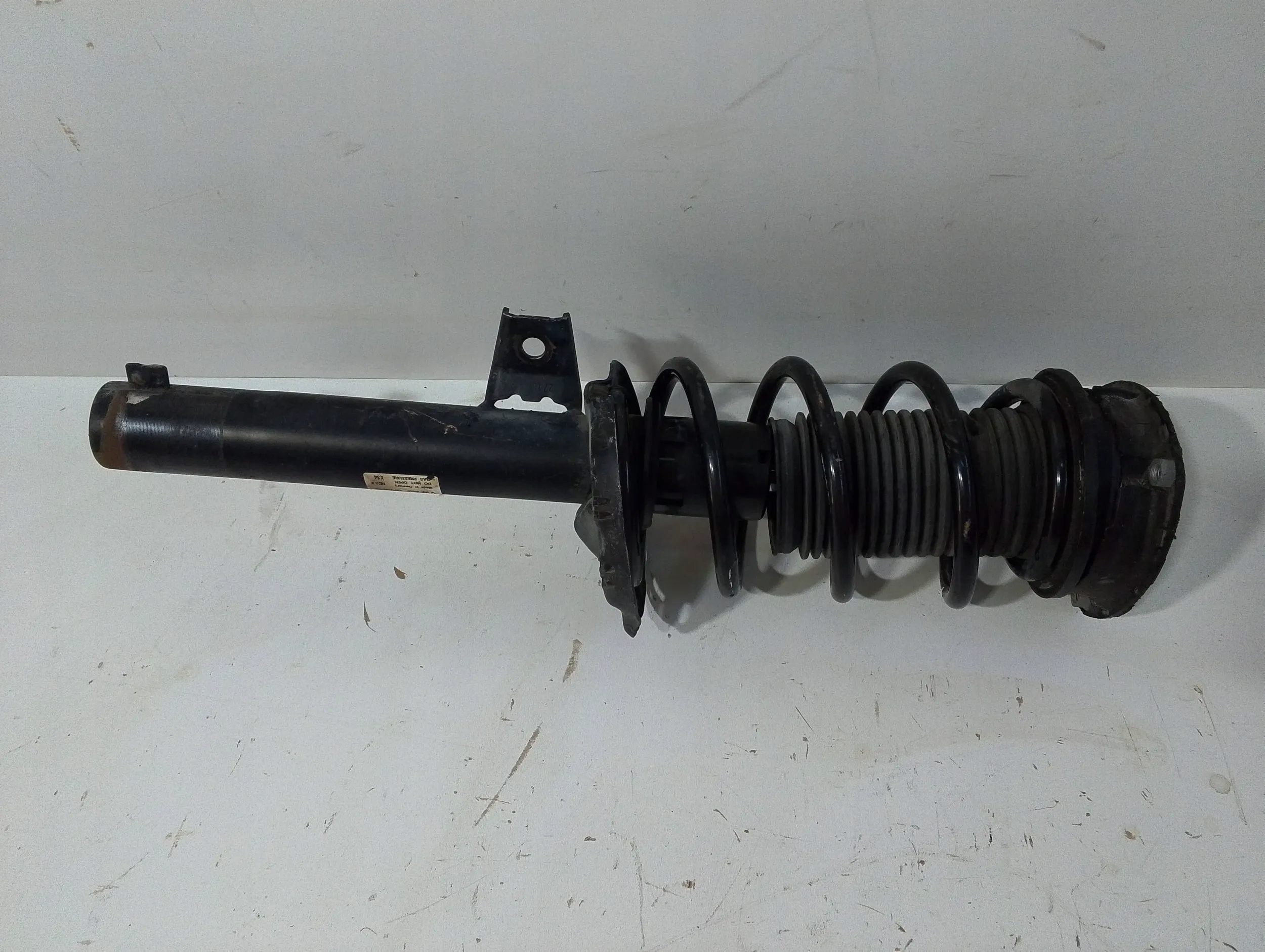 Audi A3 8V shock absorber front 5Q0413023DB (F147)