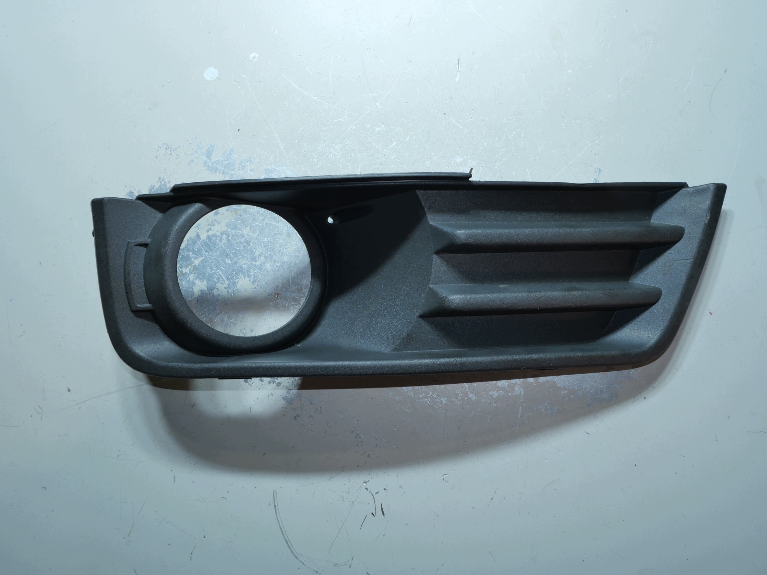 grid fog lights right front 3M51-R19952-AD FORD FOCUS C-MAX