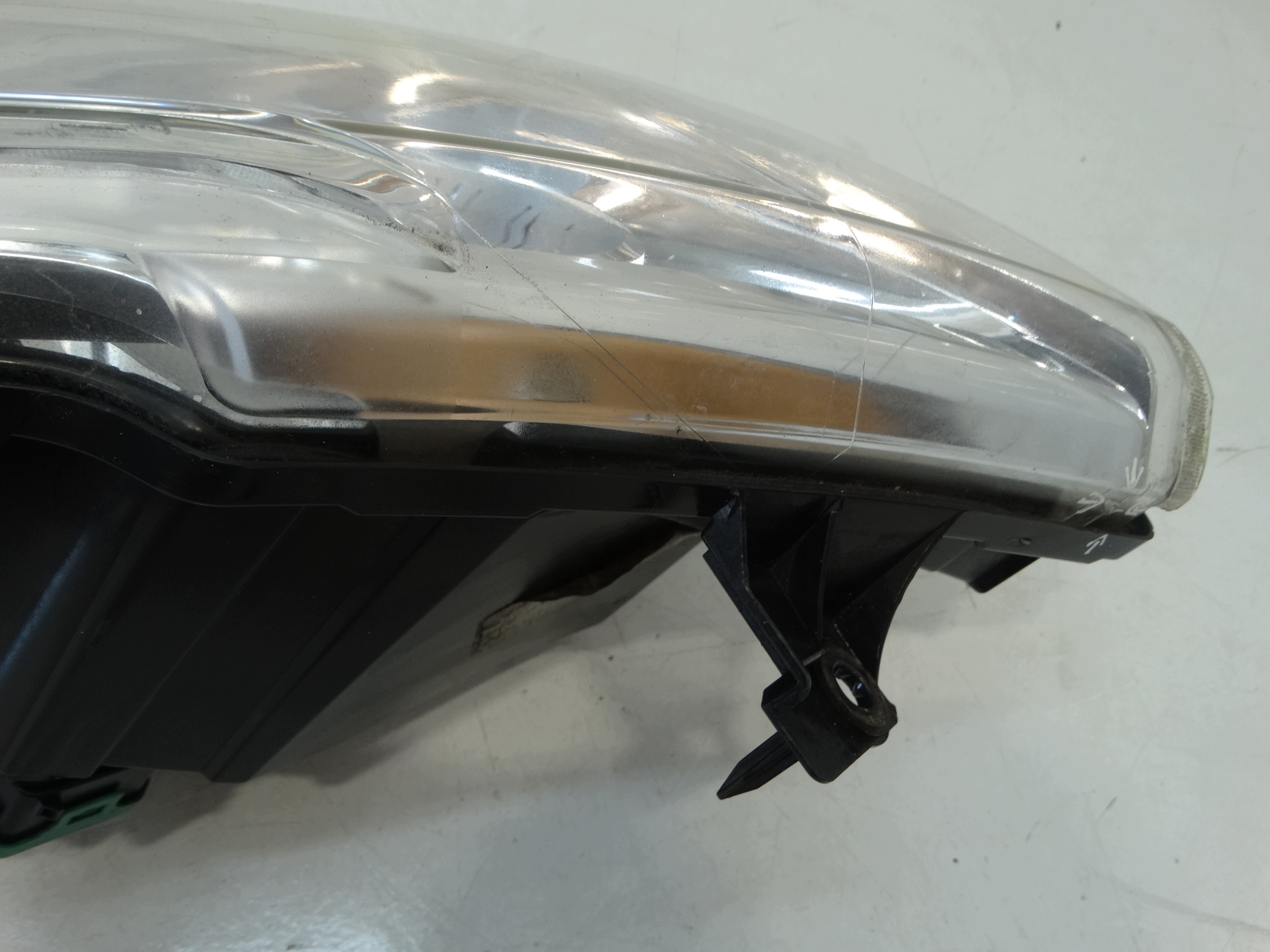 REFLEKTOR light right front RENAULT MASTER III OPEL MOVANO B 260100049R