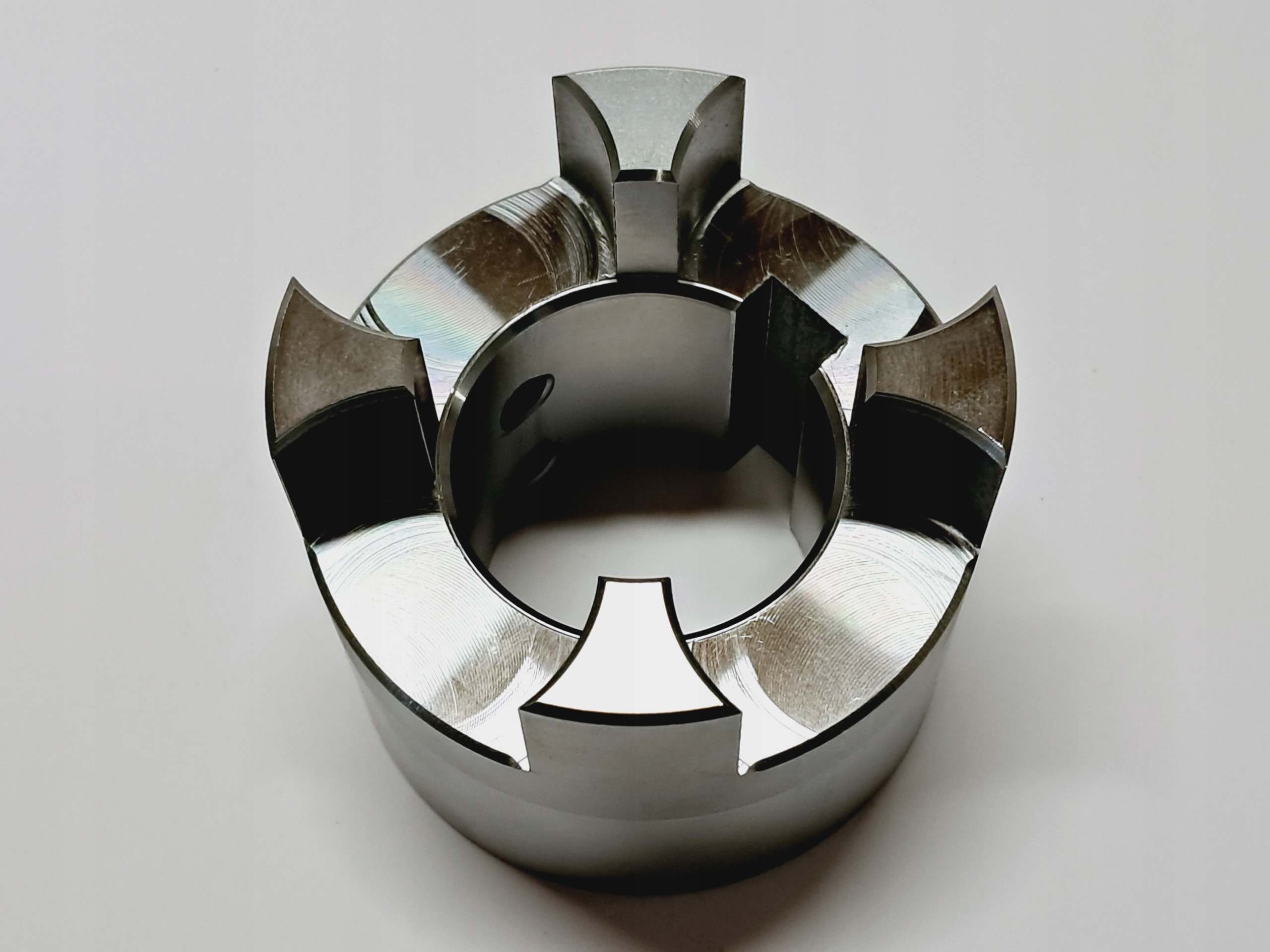 Spojka průměru 80 mm s otvorem fi45 w12 polovina fi80 L114