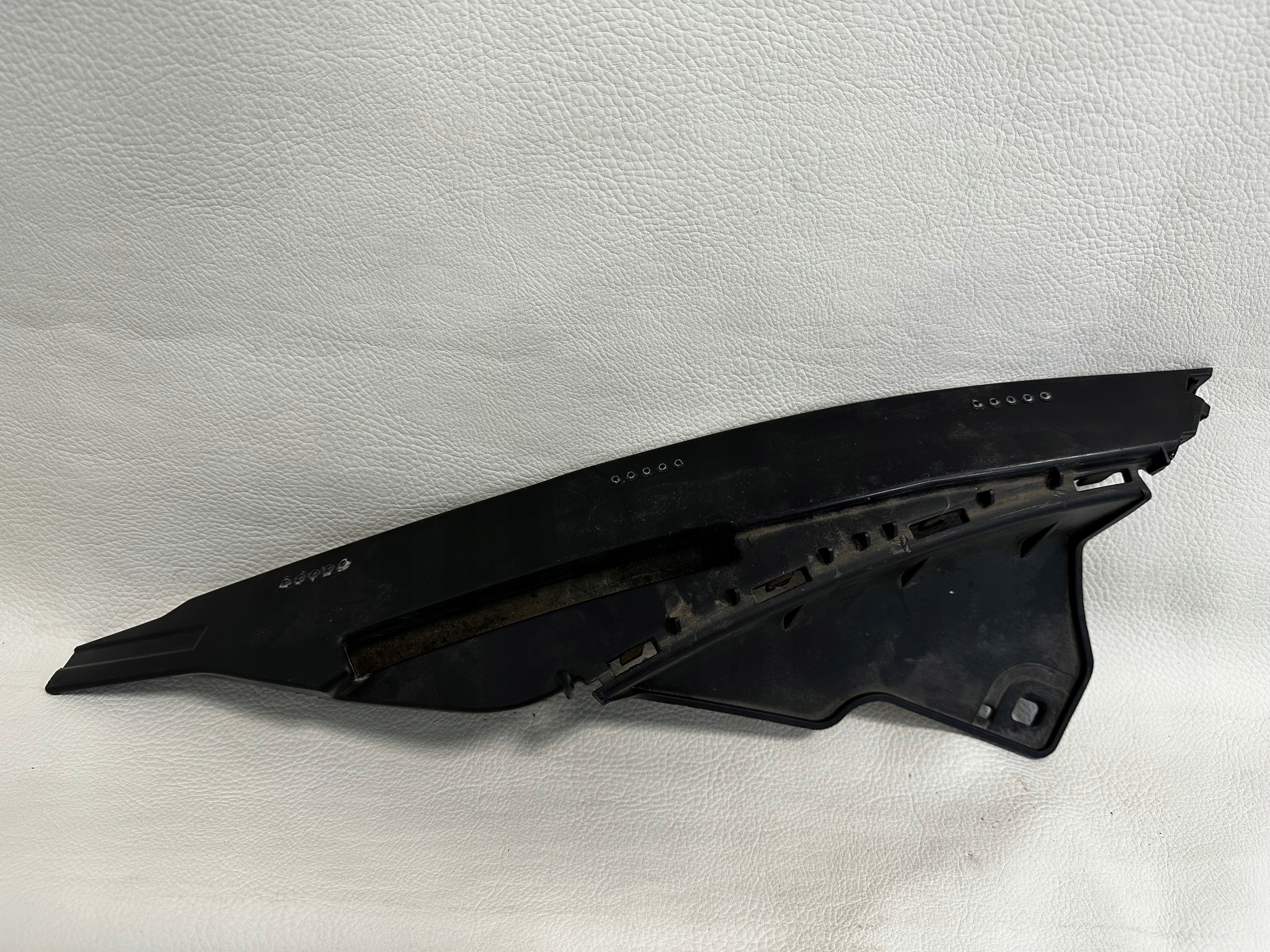 Mercedes B klasa W247 bumper bracket right front