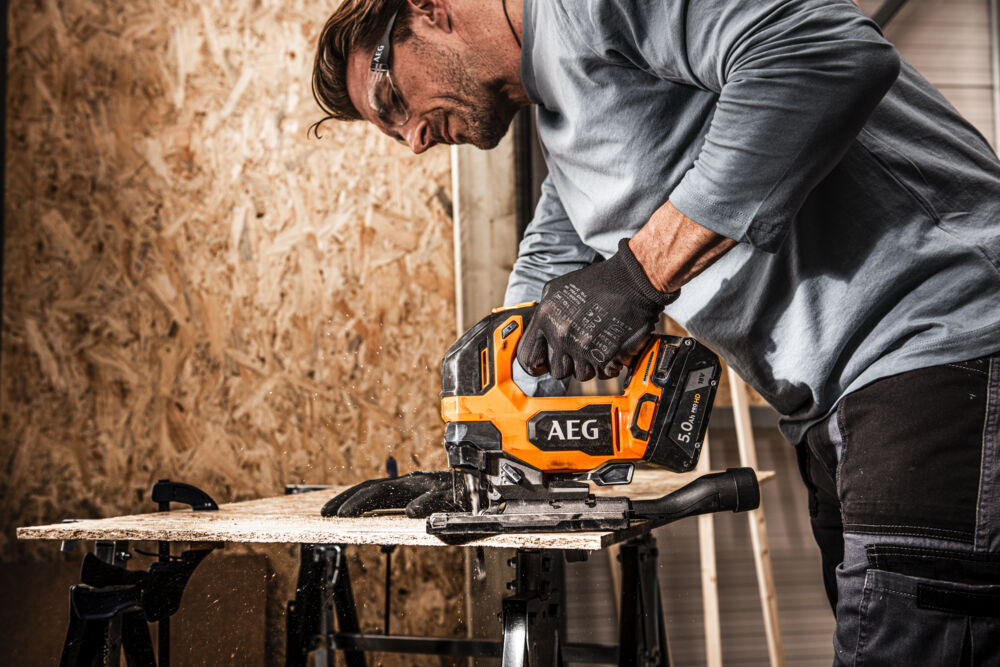 WYRZYNARKA AKUMULATOROWA BEZSZCZOTKOWA 18V BST18BLX2-0 AEG Zasilanie akumulatorowe