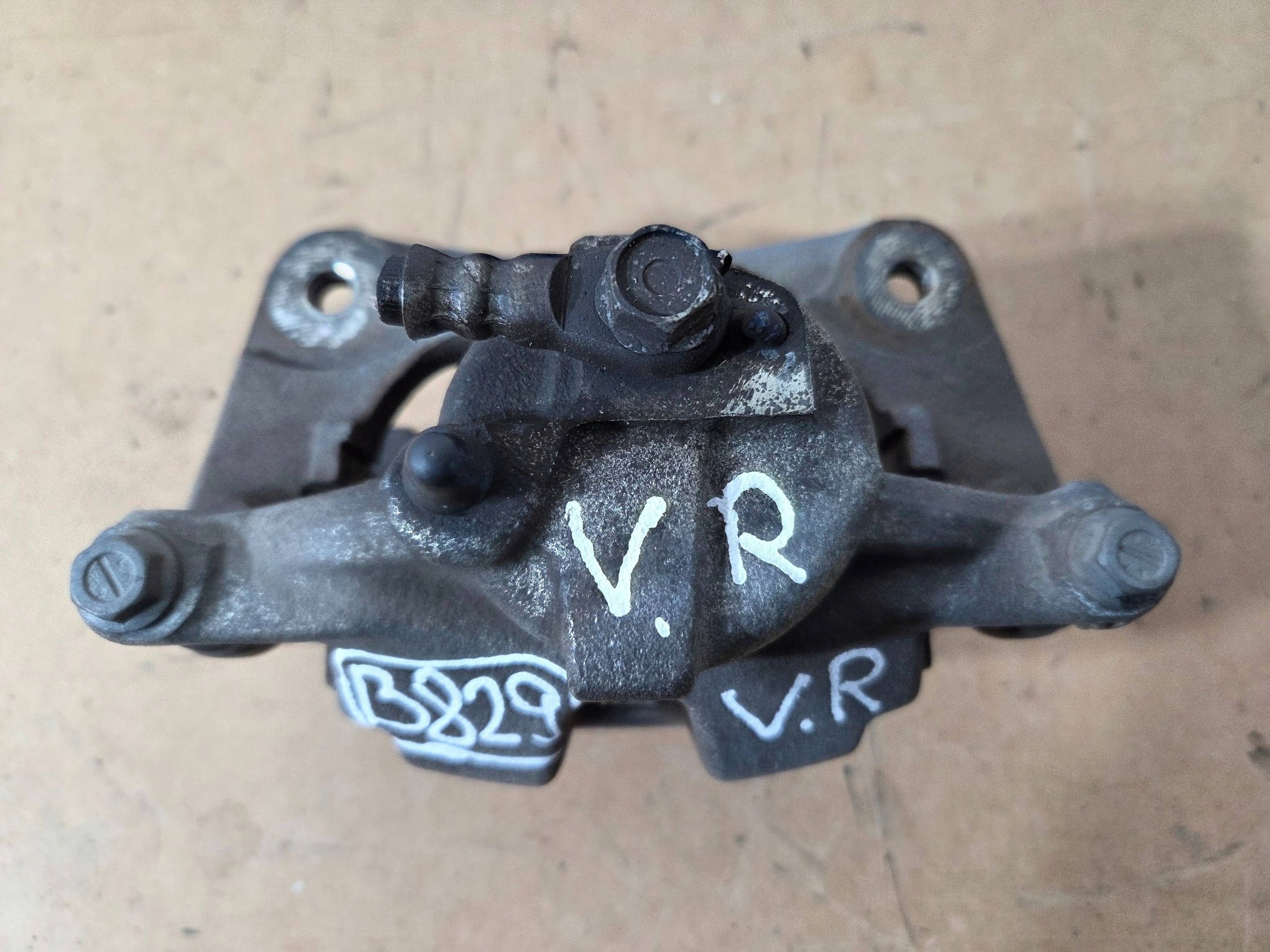Toyota C-HR and caliper brake front right (B829)