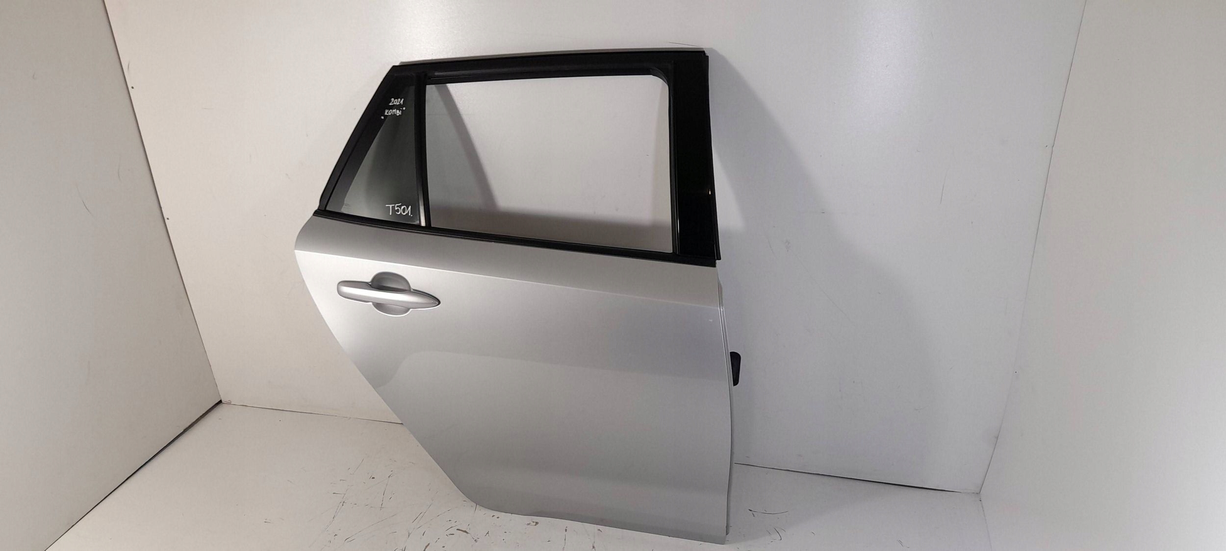 Toyota Corolla E21 Kombi door rear. right (T501)