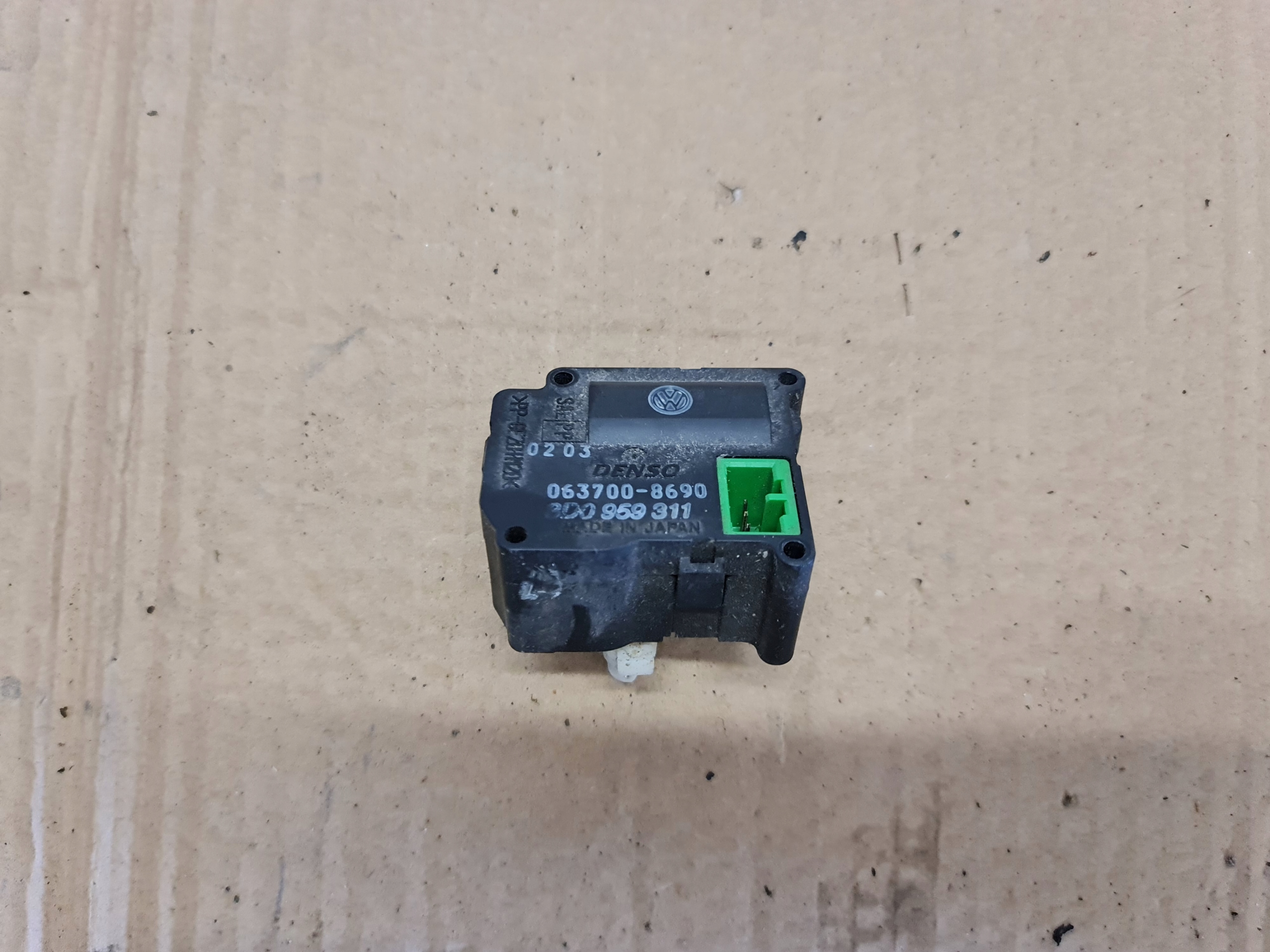 SILNICZEK NAGRZEWNICY VW PHAETON 3D0959311