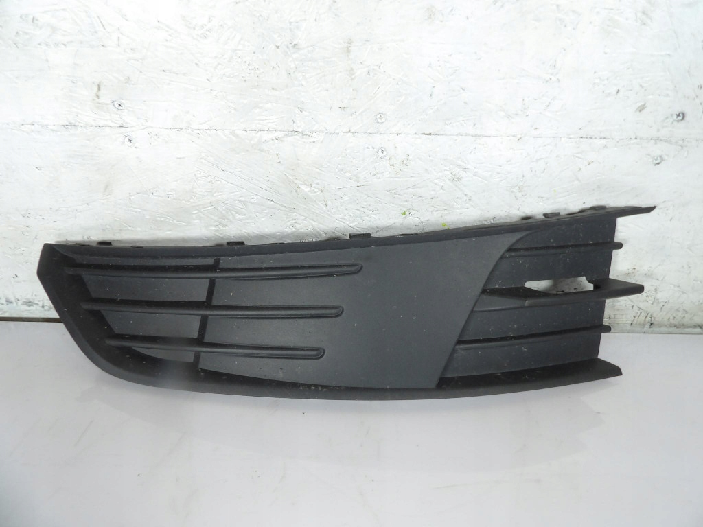 SKODA FABIA III 3 grid of a bumper lower left 6V0807367