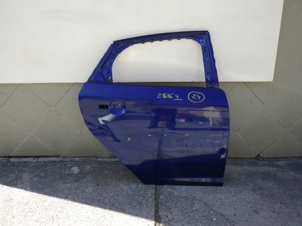 FORD FOCUS MK3 III 3 HB 2011- door right rear.