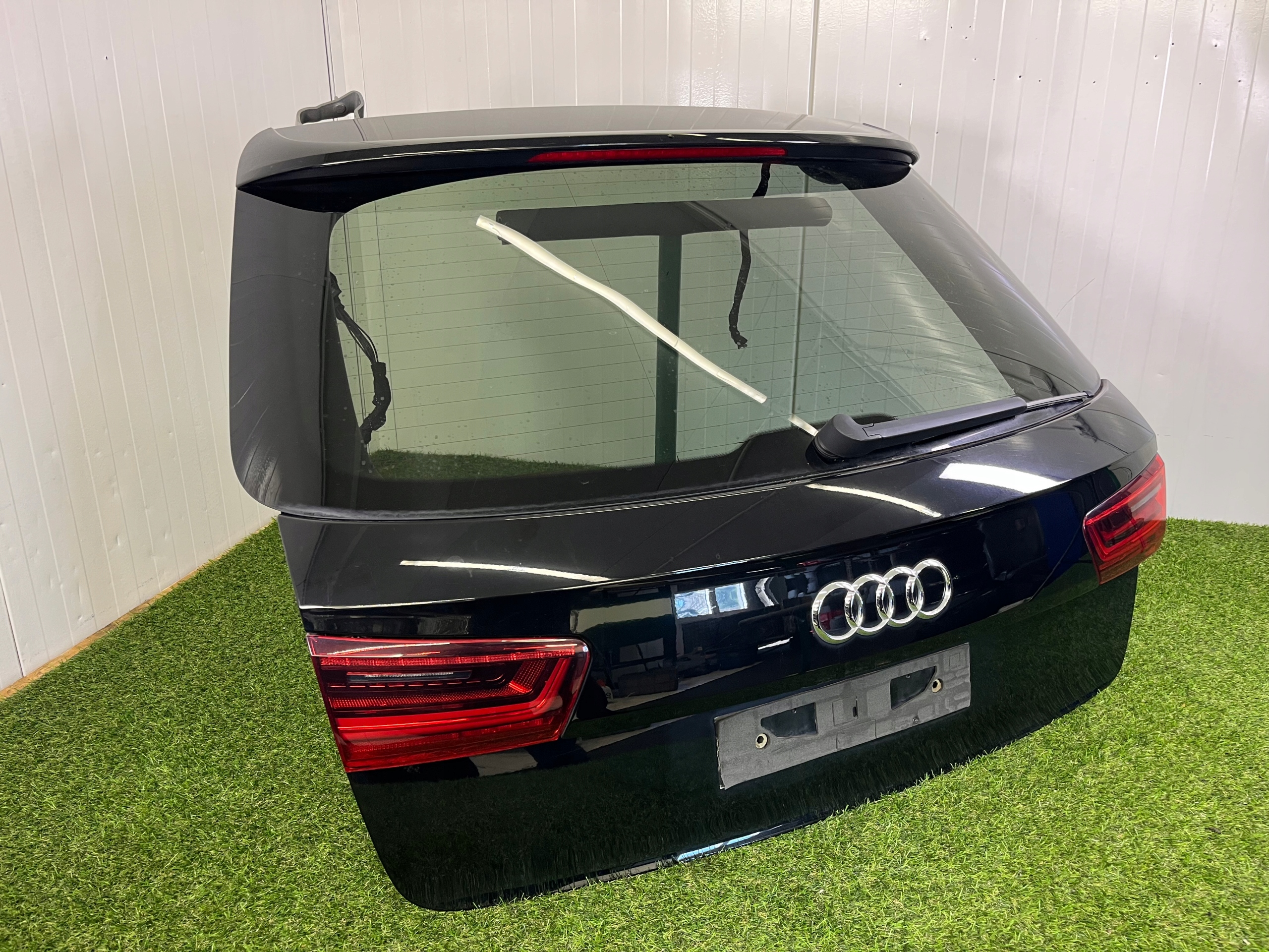 boot doors rear part AUDI A6-C7 LY9B DO ZALOZENIA!!