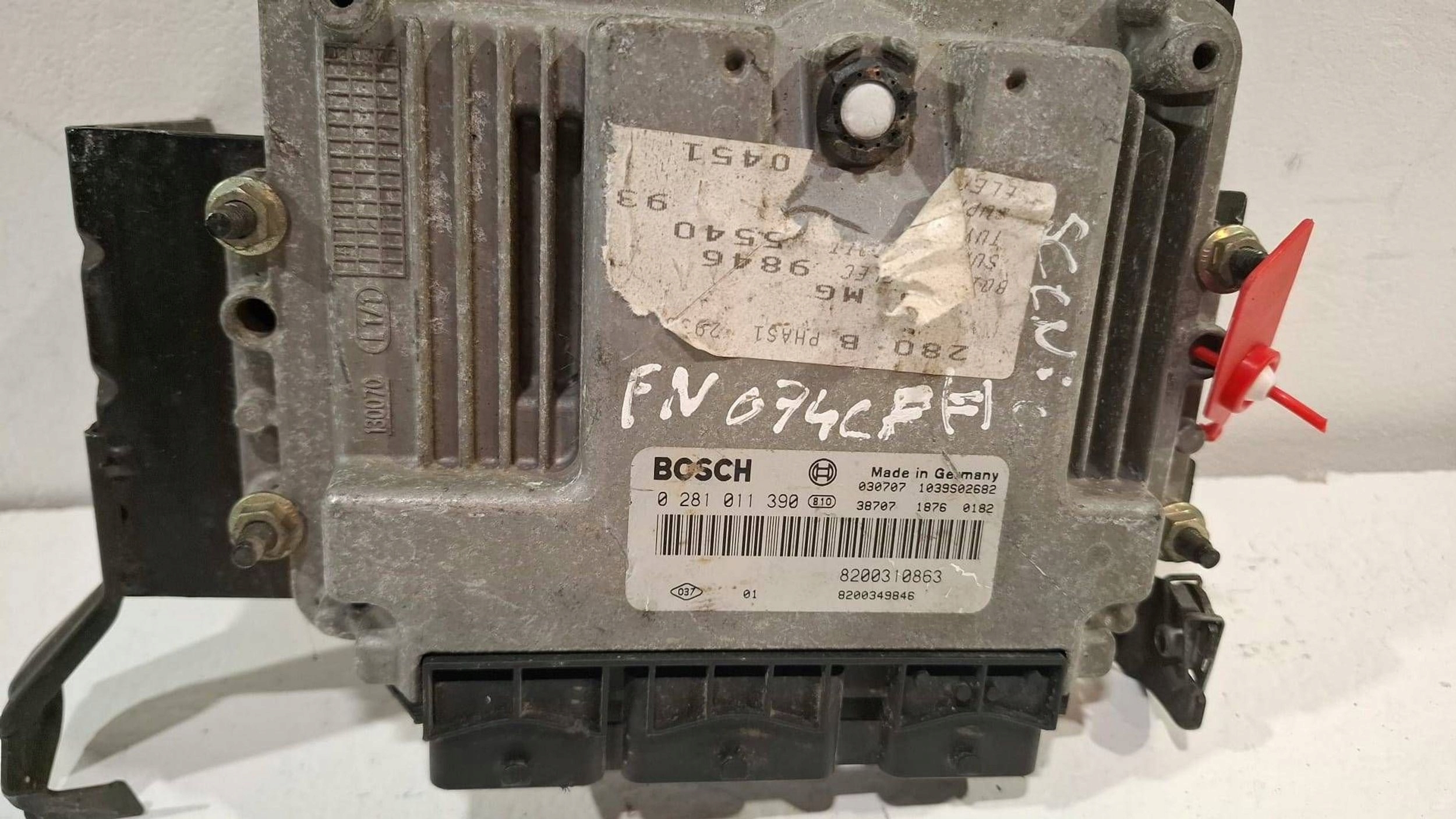 control unit of the engine computer 8200374254 Renault Scenic II 1.9 DCI