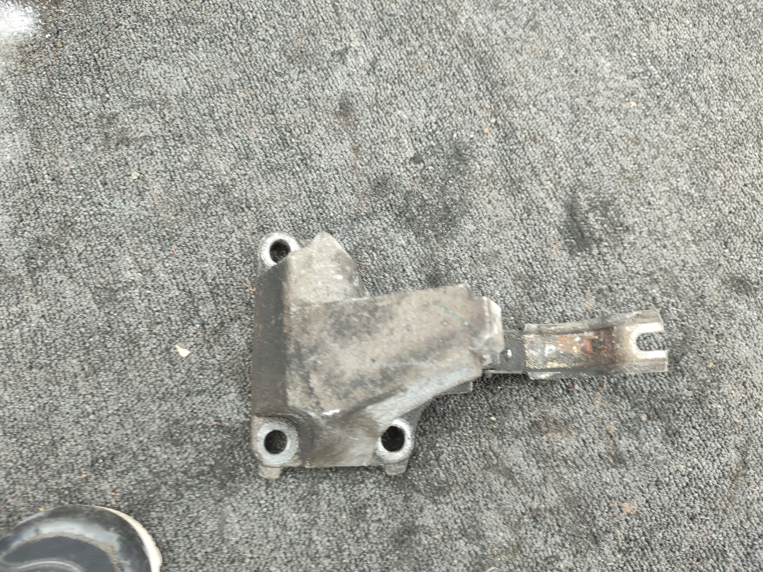 Support Support Demi axe MERCEDES VITO III W447 397743031R
