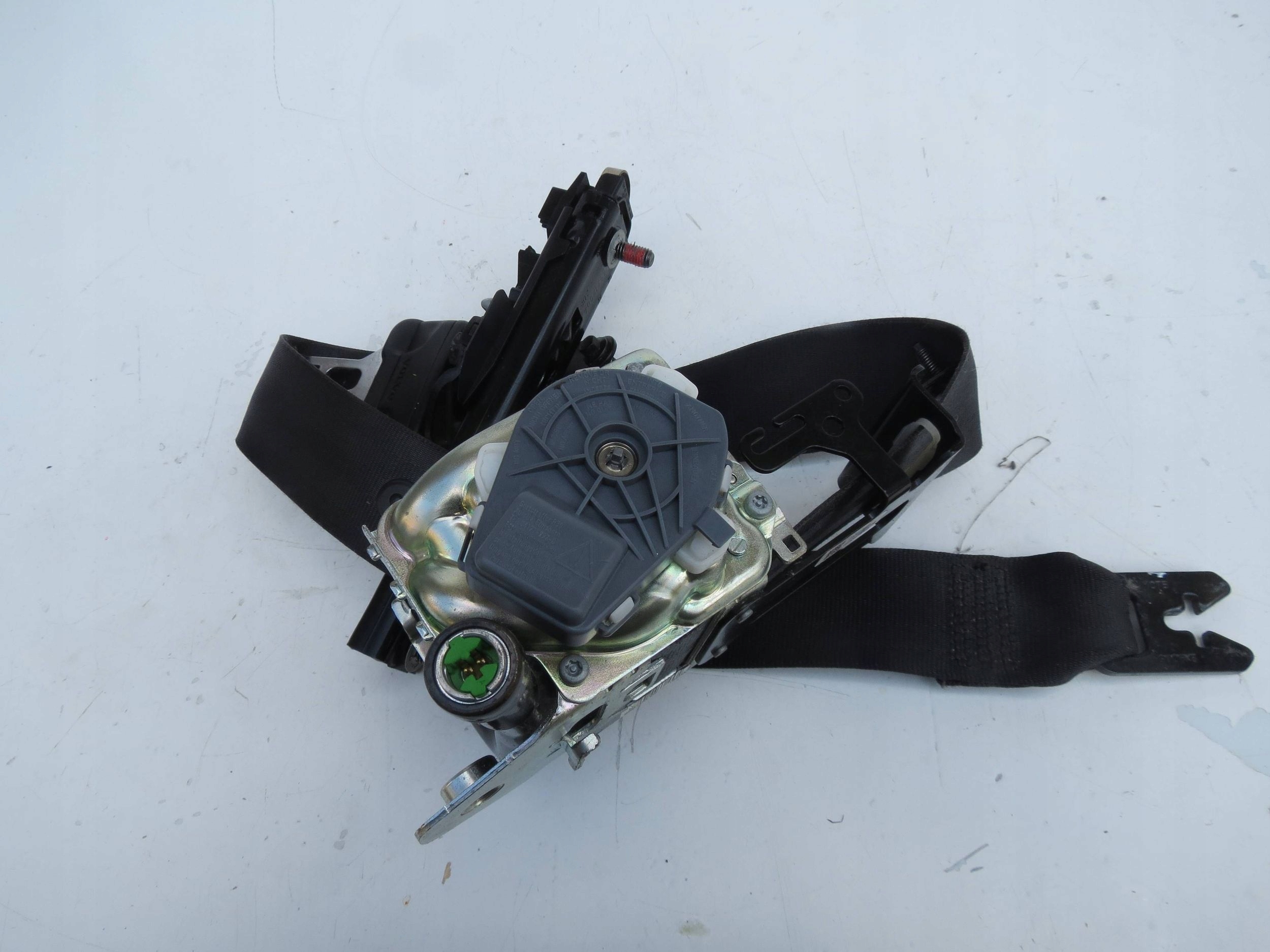 seat belt left front VOLVO S60 2.0 V60 39818841