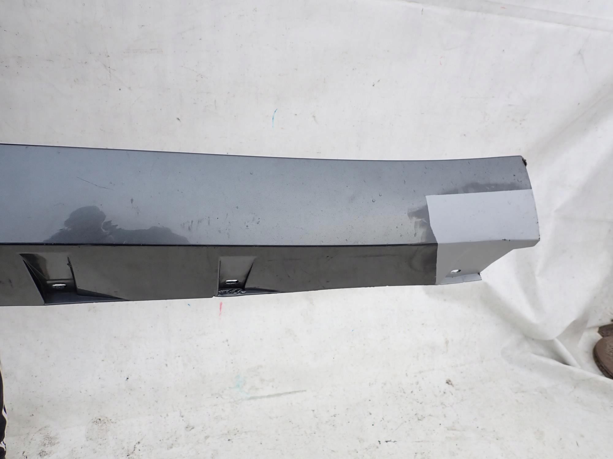 AUDI R8 and 1 06-15 threshold left moulding threshold left