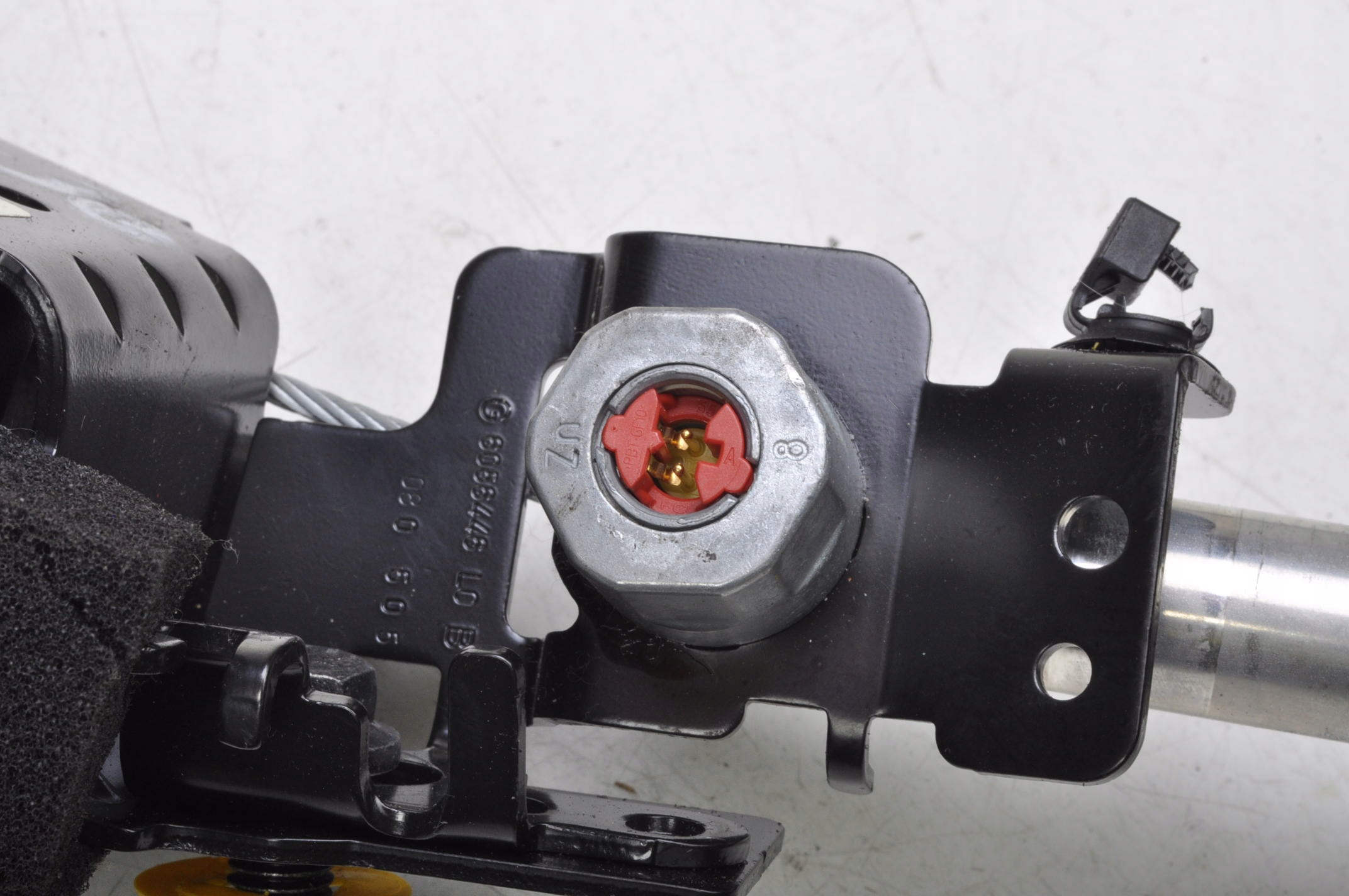 VOLVO C30 PAS BEZPIECZEŃSTWA LEWY PRZÓD 1287473 Producent części Volvo OE