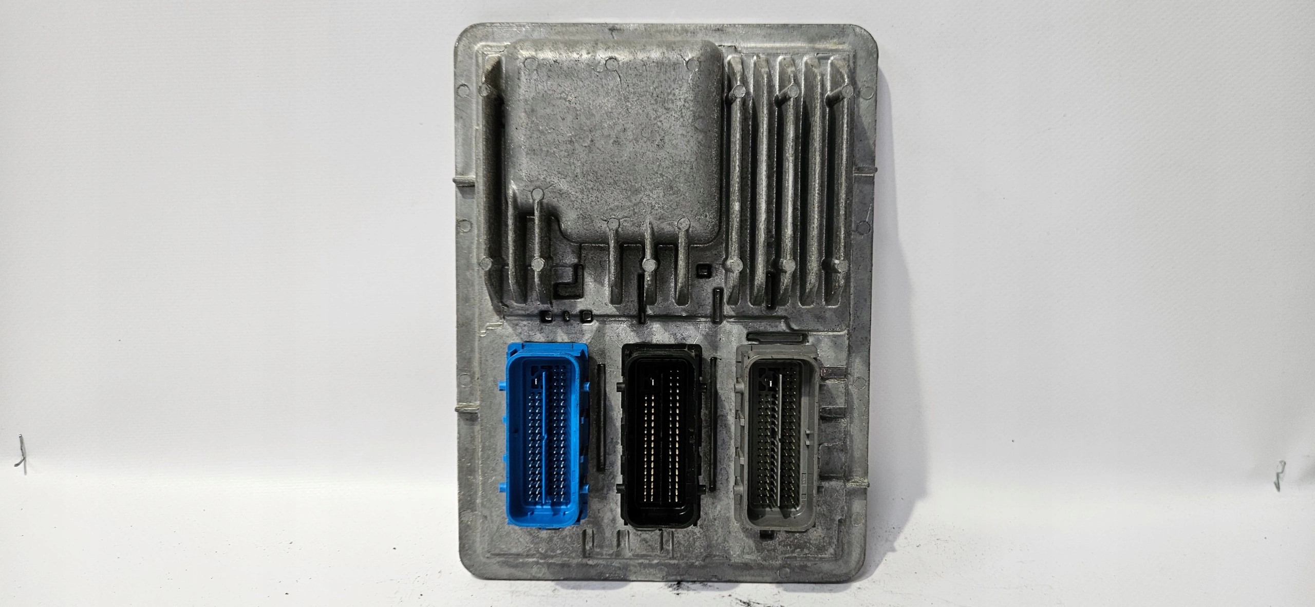 computer of the engine ECU OPEL ASTRA V K 1.0 12681318