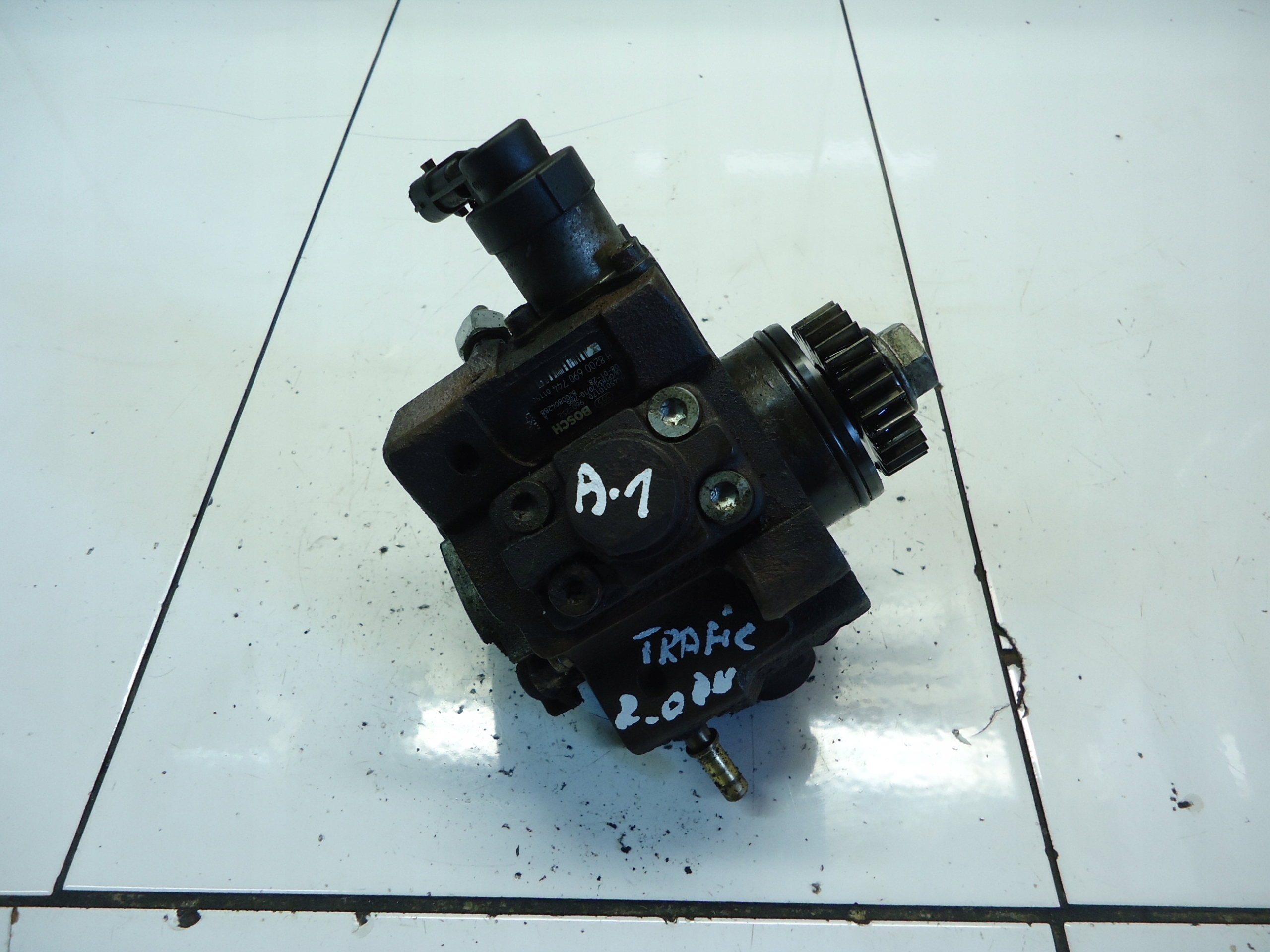 NISSAN RENAULT TRAFIC 2.0DCI einspritzpumpe 0445010170