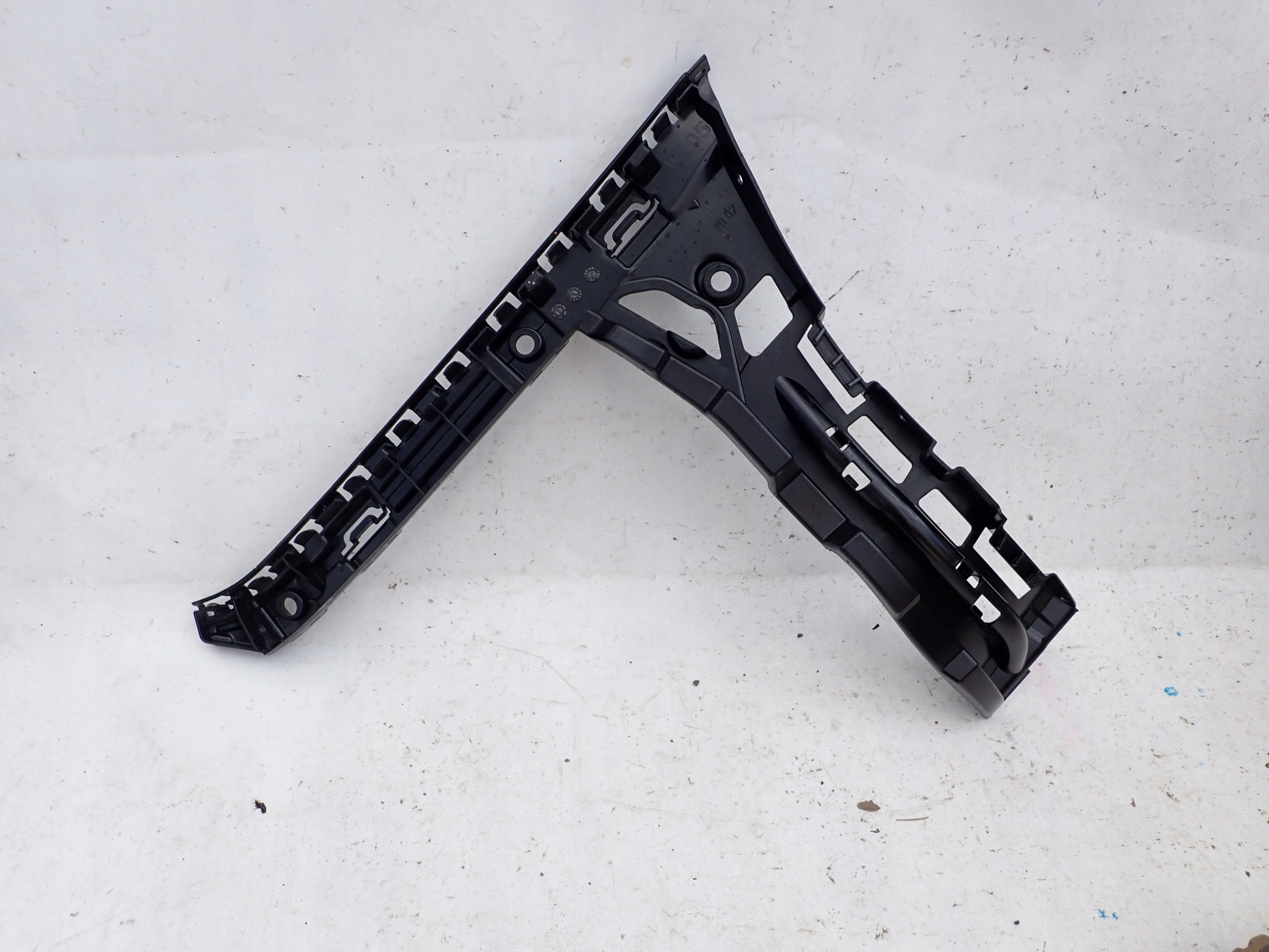 MERCEDES C-KLACA W205 bumper bracket right rear part