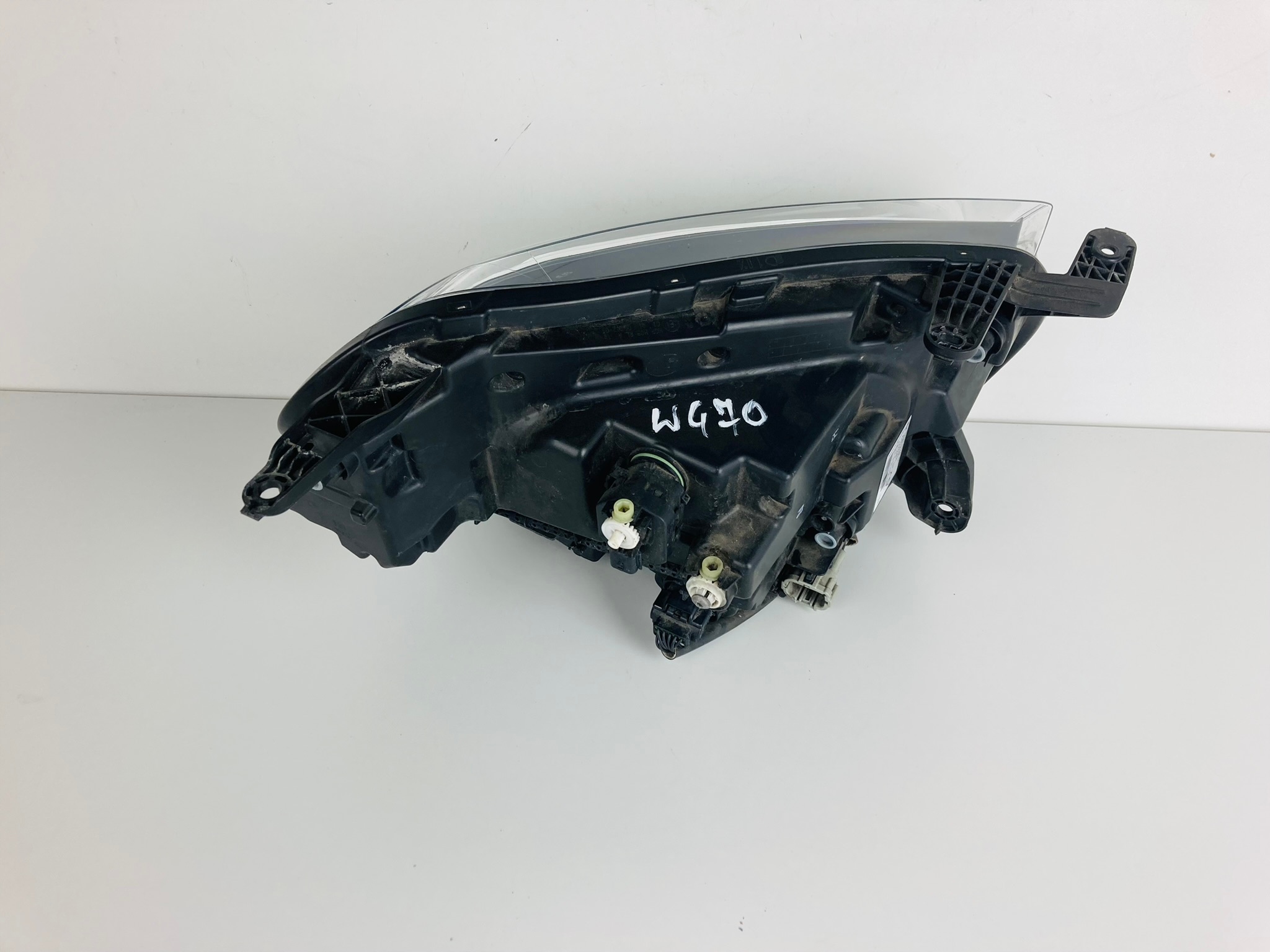 MERCEDES X W470 light left front LED A4709060800