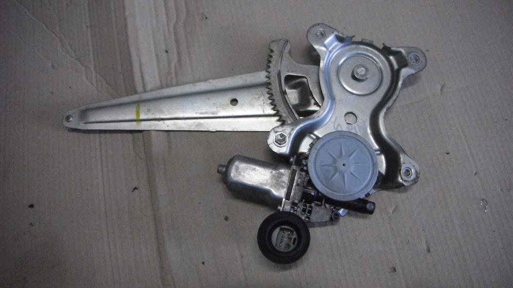 TOYOTA RAV4 III 05-10 MECHANIZM SZYBY LEWY TYŁ