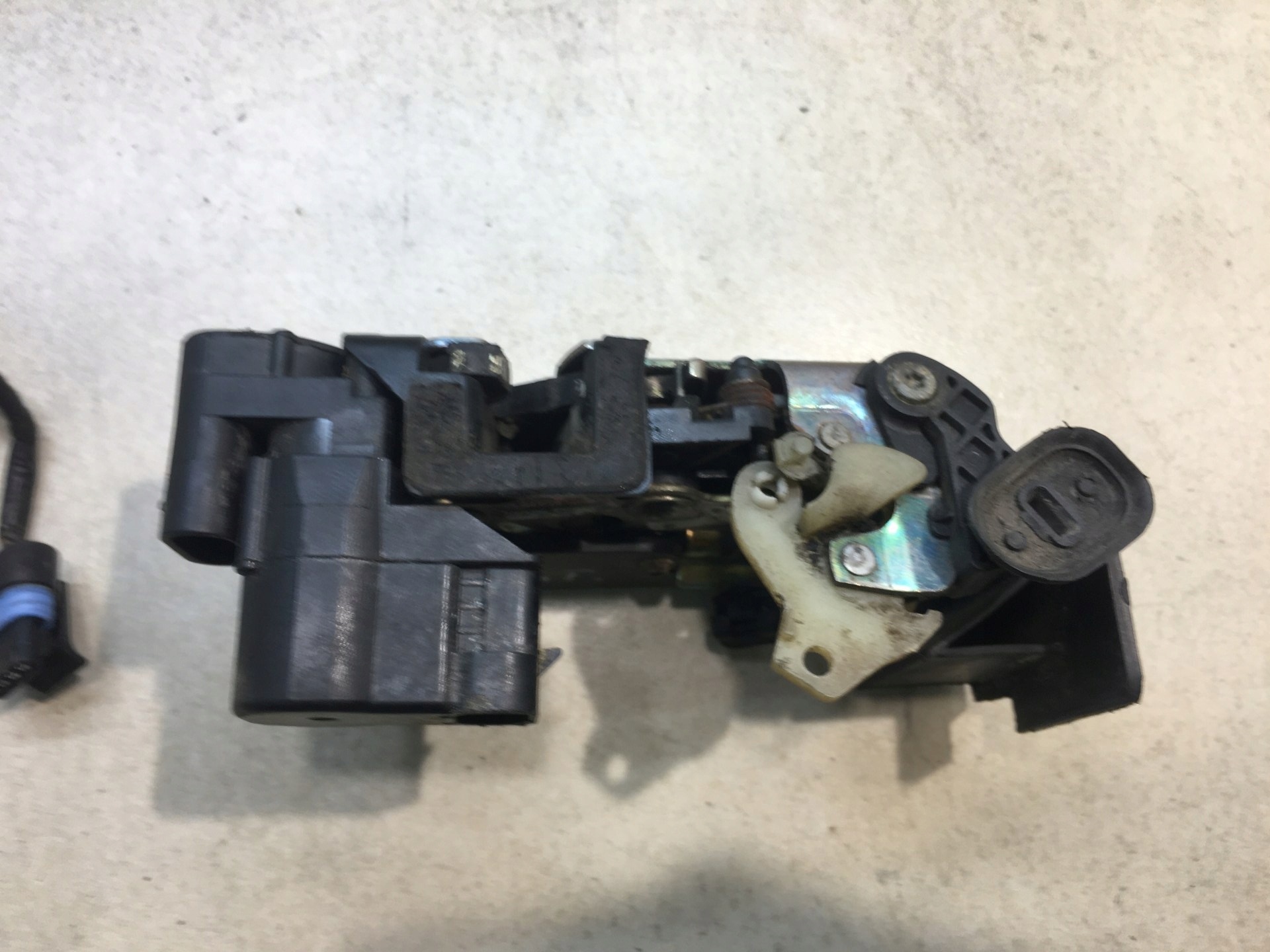 lock door right rear part ALFA ROMEO 156