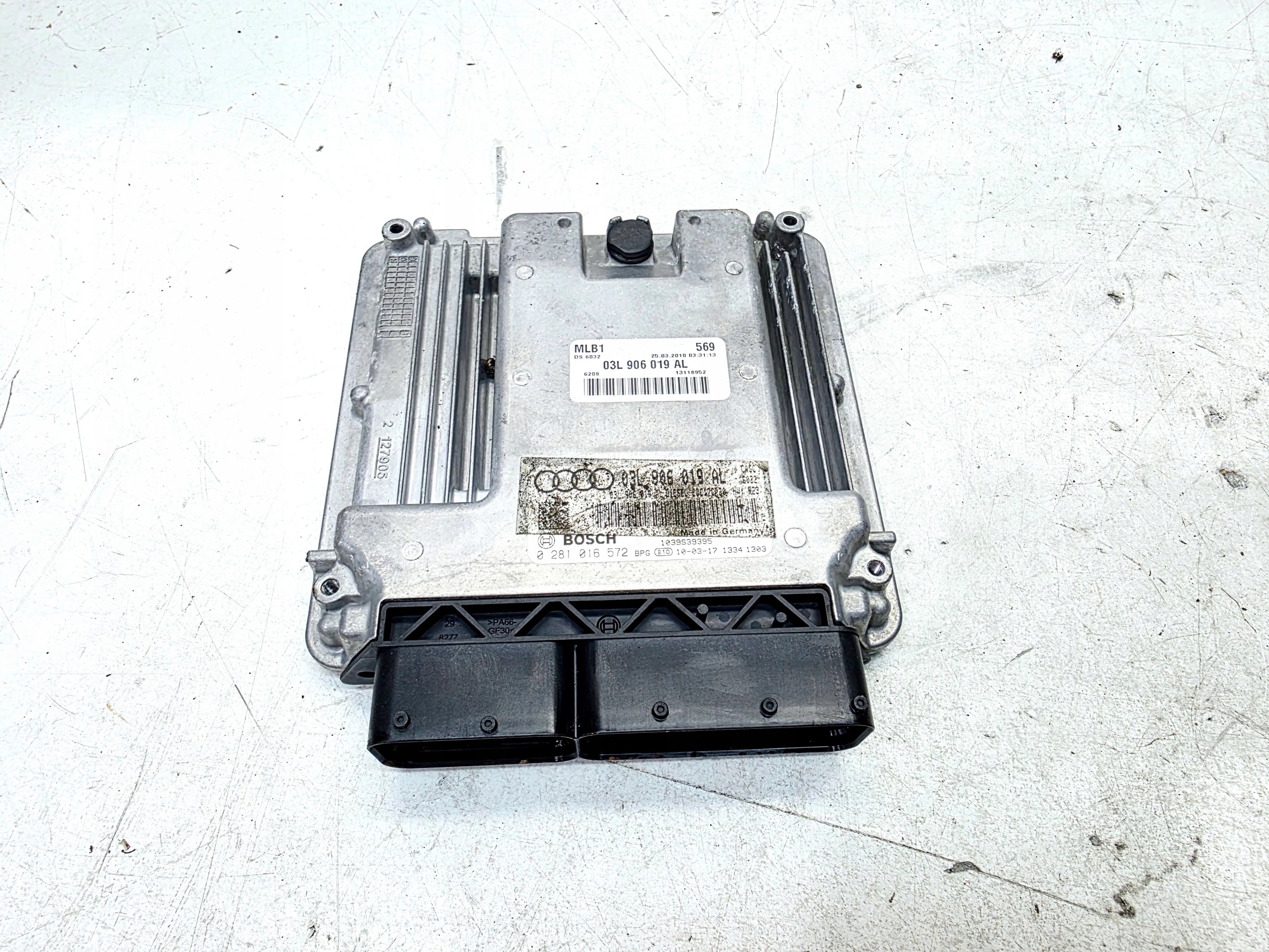 computer control unit of the engine AUDI A4 B8 A5 8T 2.0 TDI 03L906019AL
