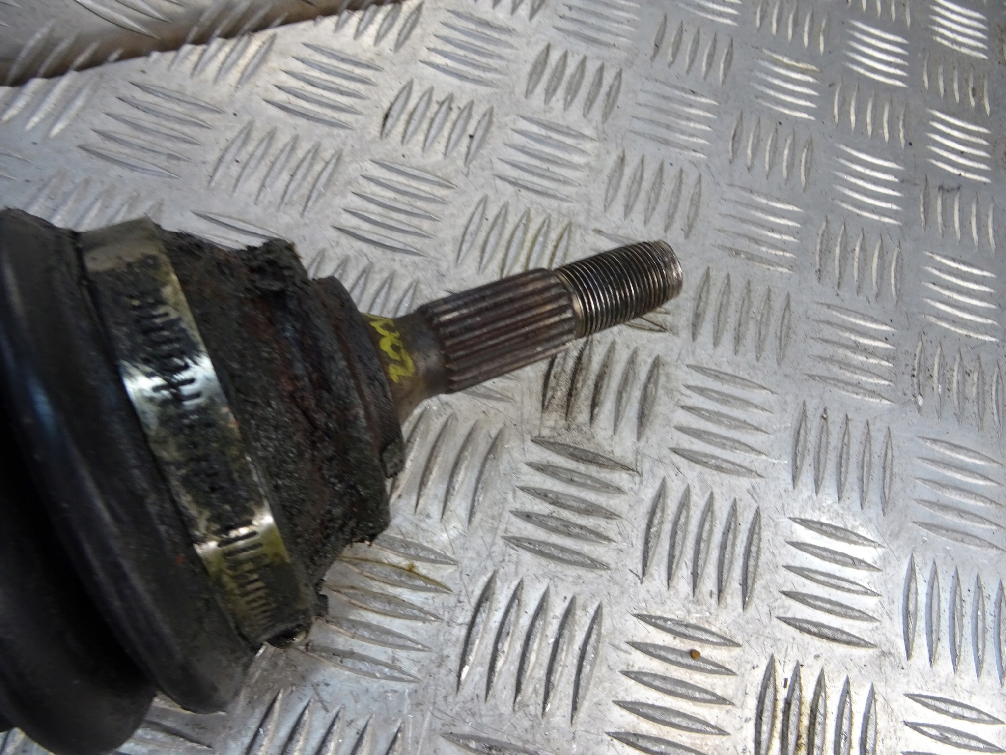 PEUGEOT 2008 semi-axis left 9677209780 1.2 VTI