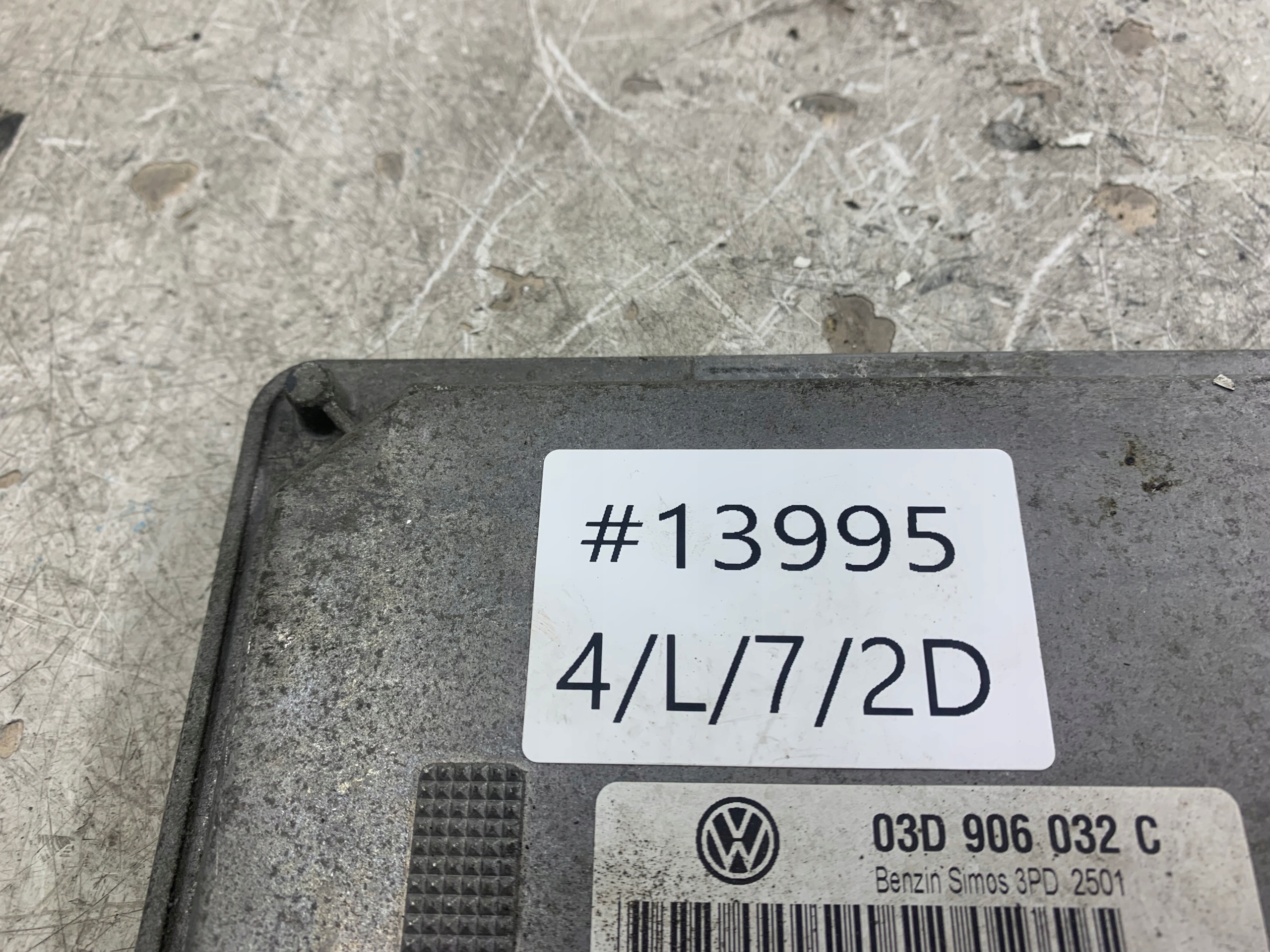 VW POLO 9N 1.2 unité de commande électronique uce moteur 03D906032C