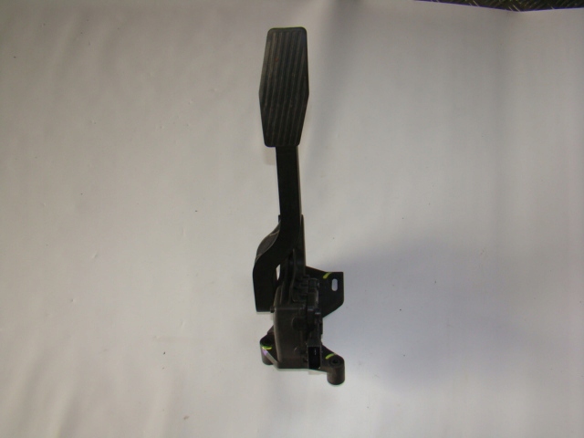 POTENCJOMETR GAZU 9129423CL OPEL CORSA C 1.0B Producent części Opel OE