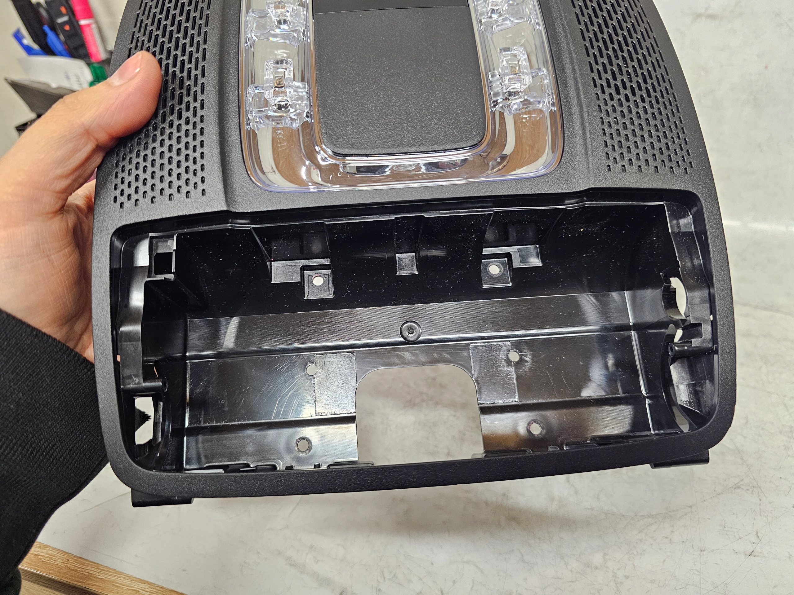 панель MERCEDES A0009008930