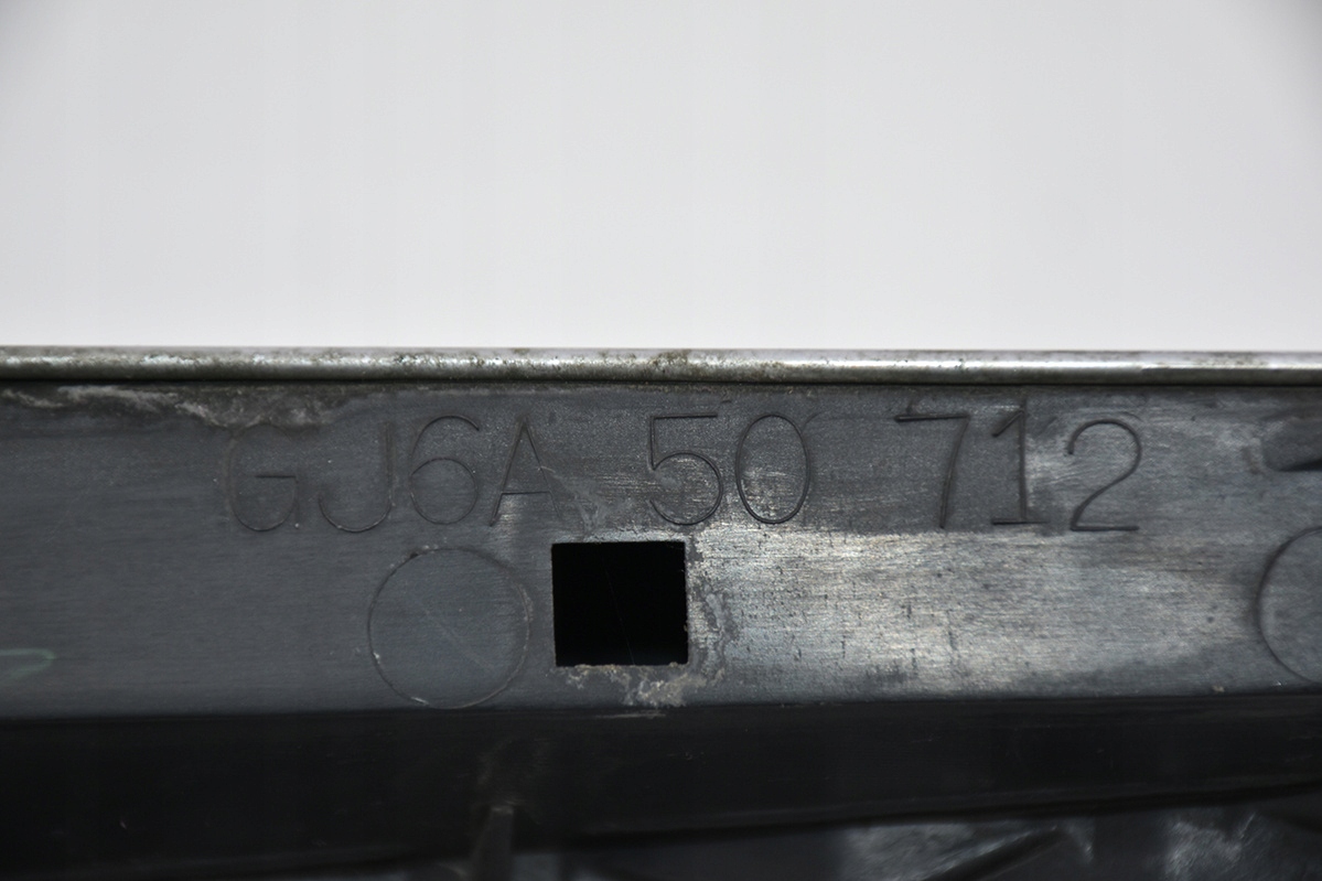 Griglia GRIGLIA radiatore MAZDA 6 e GJ6A50712