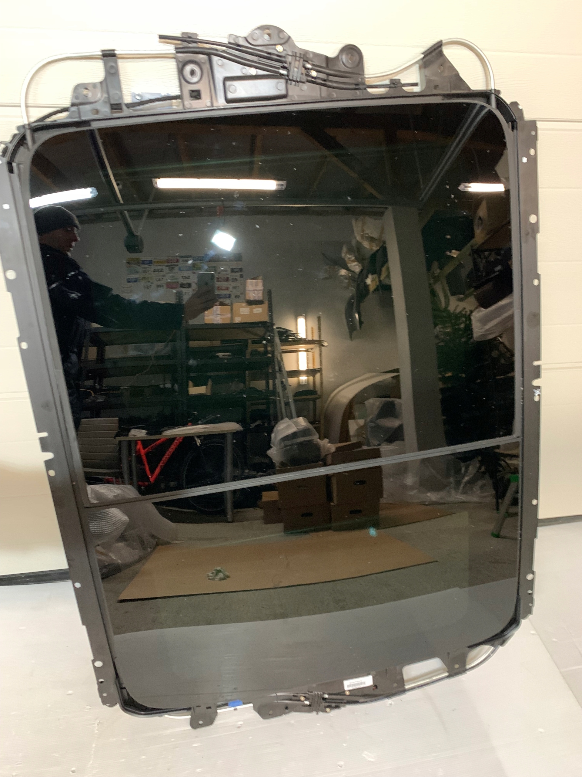 4H4877041FHC - AUDI A8 4H D4 длинный люк панорама 2017