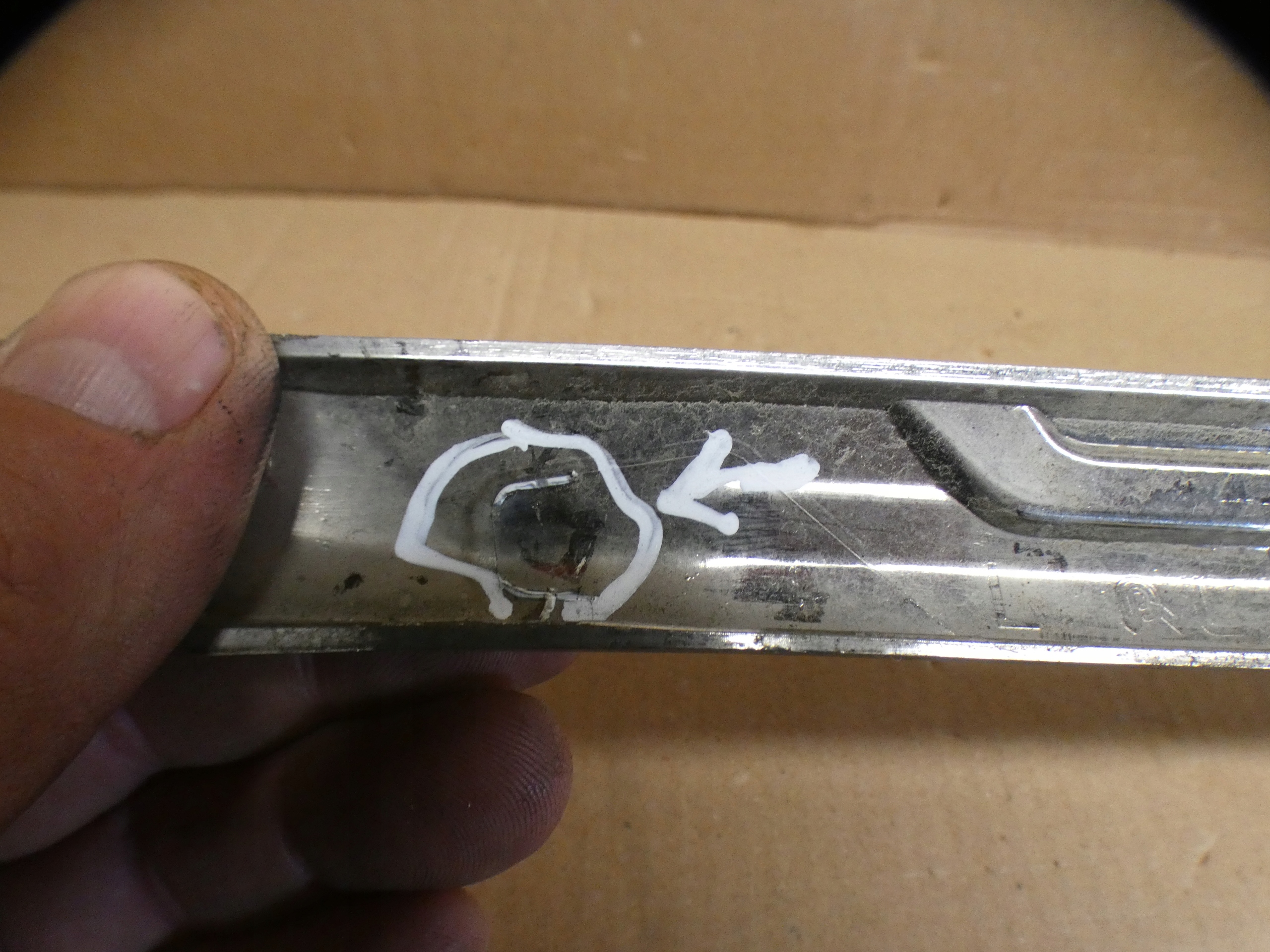 Chrom grilla Renault Trafic IV 623870267R
