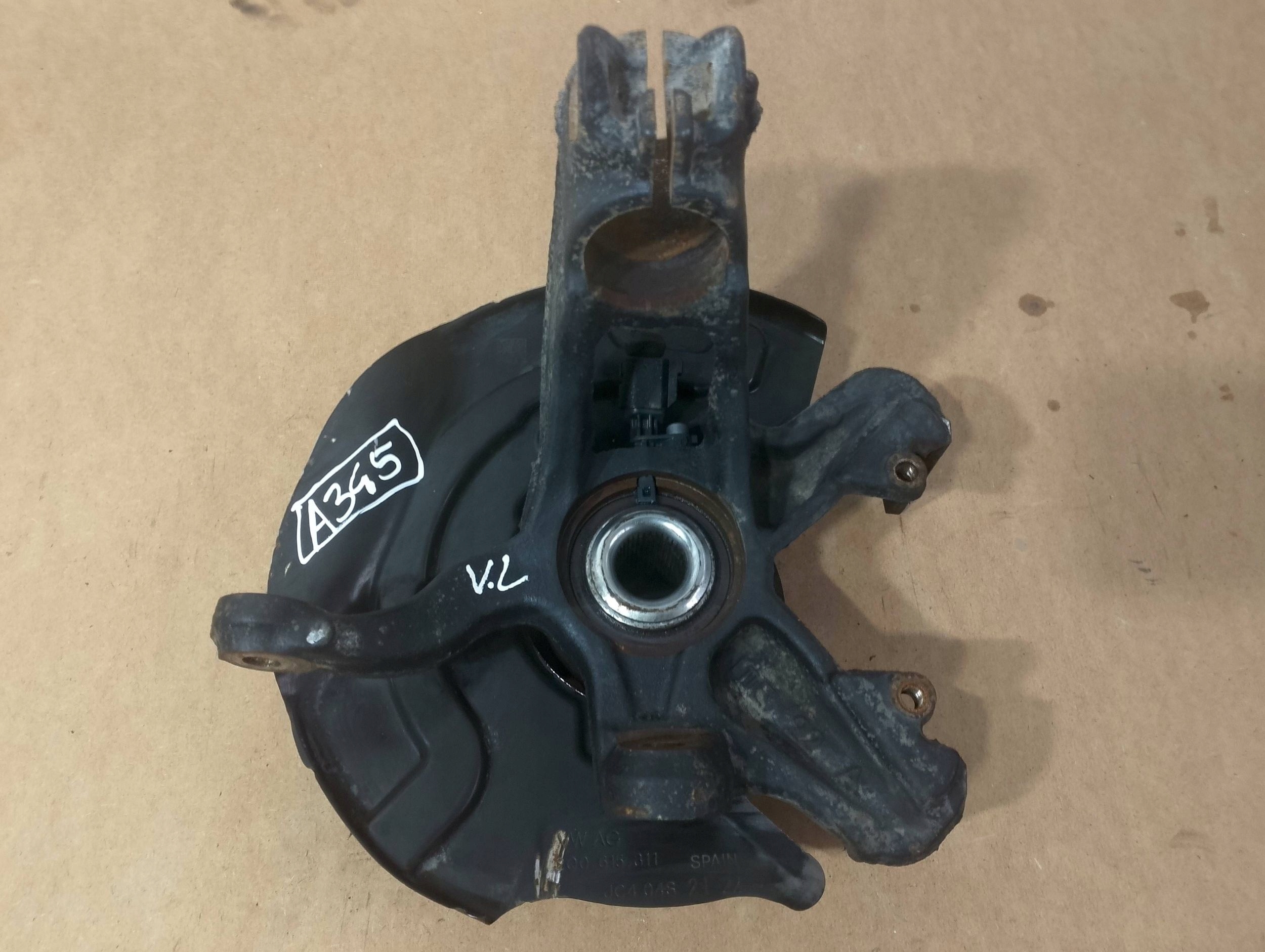 Audi A1 82A Skoda Scala 1,0TSI swing front left 2Q05AA (A345)