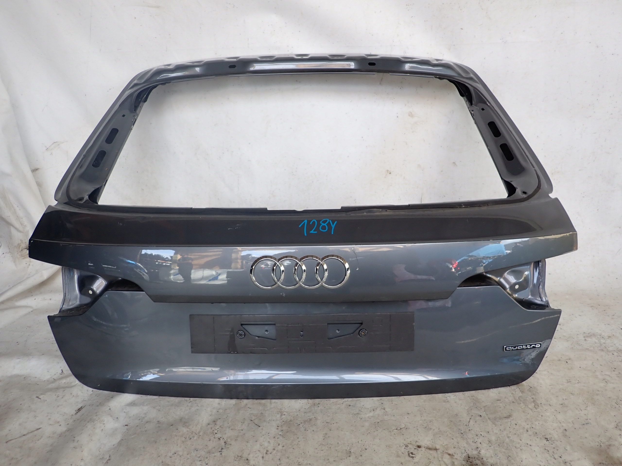 AUDI A4 B9 8W AVANT KOMBI 15-19 trunk door boot