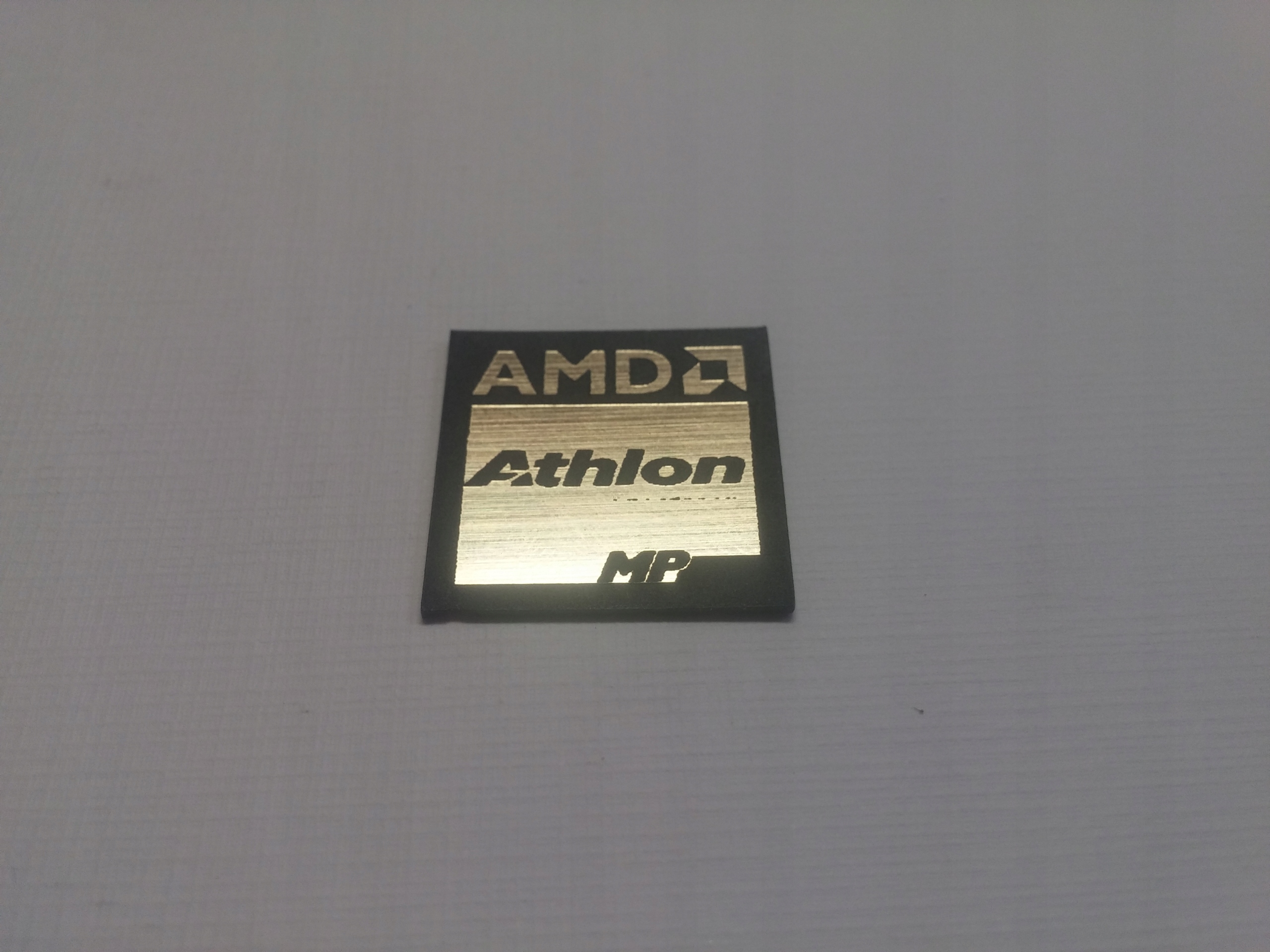 

Amd Athlon naklejka emblemat 20 x 20 mm *złota