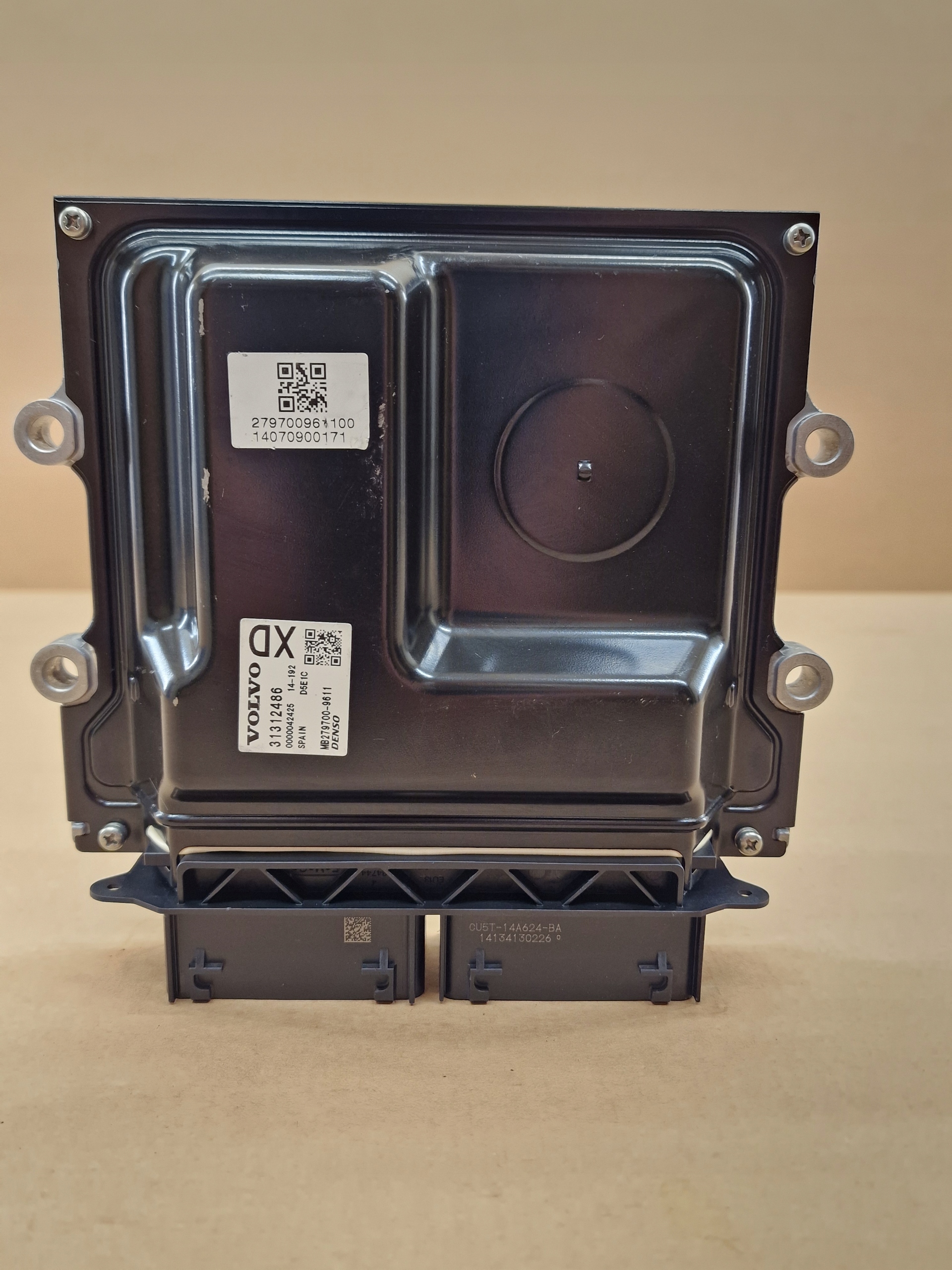 ECU computer control unit of the engine VOLVO V40 V60 S60 XC60 S80 XC70 2.0D D4