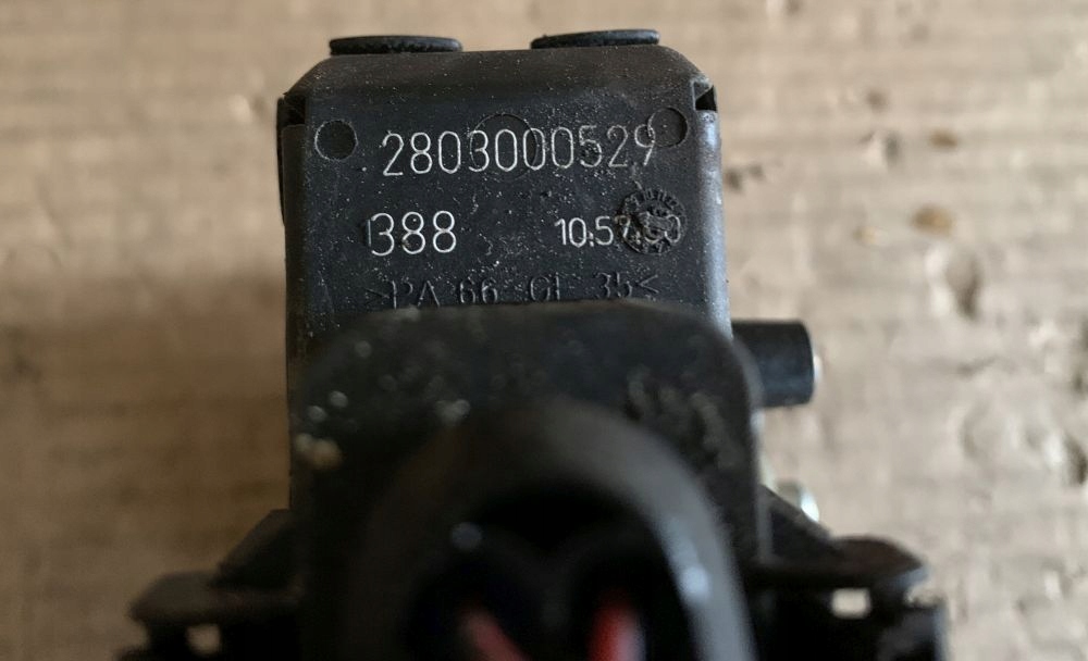 Silniczek elektrycznych szyb PRAWY TYŁ AUDI A6 C5 0130821785 Typ samochodu Samochody osobowe