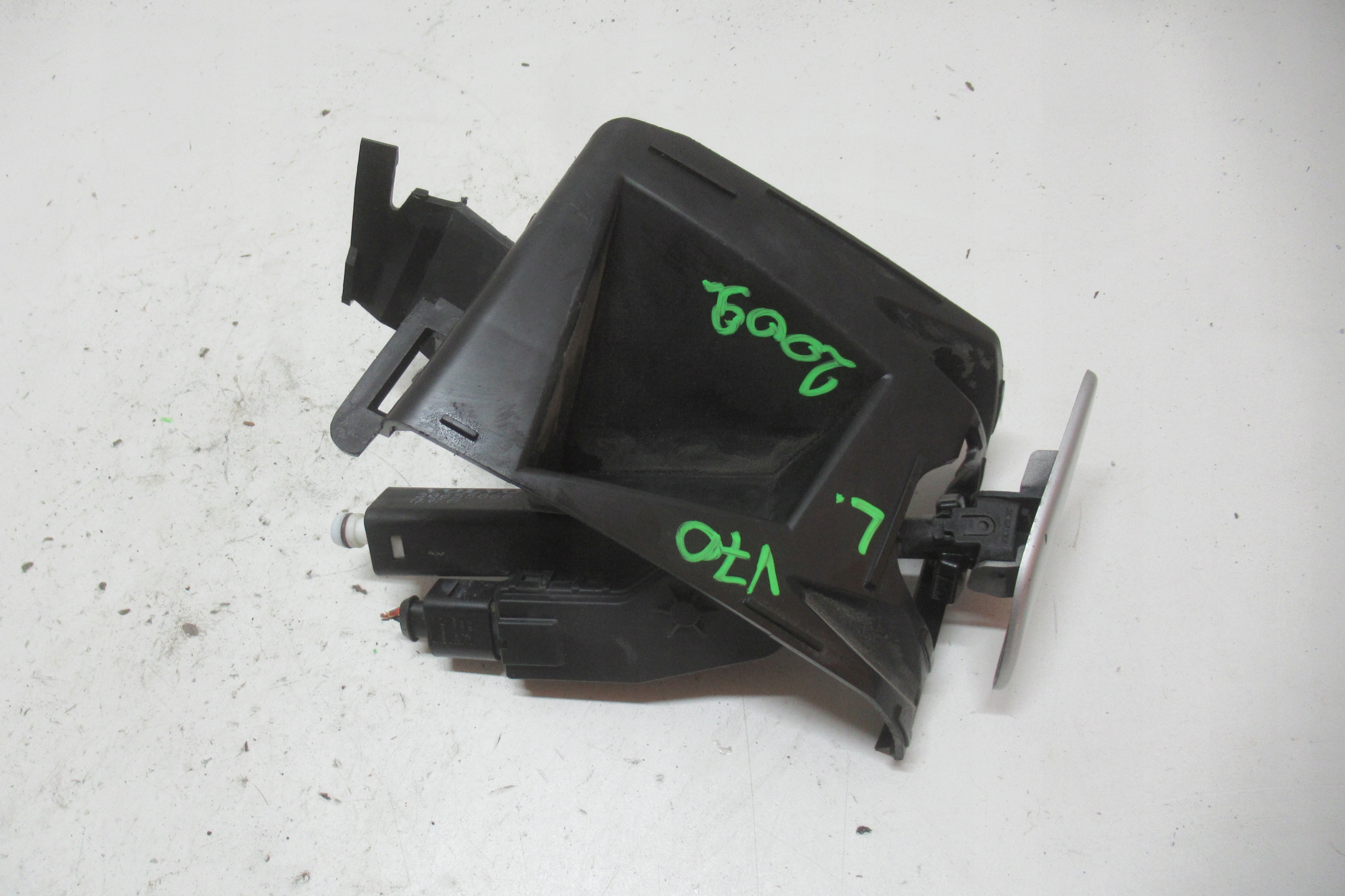 VOLVO V70 09R washer REFLEKTORA left 30764183
