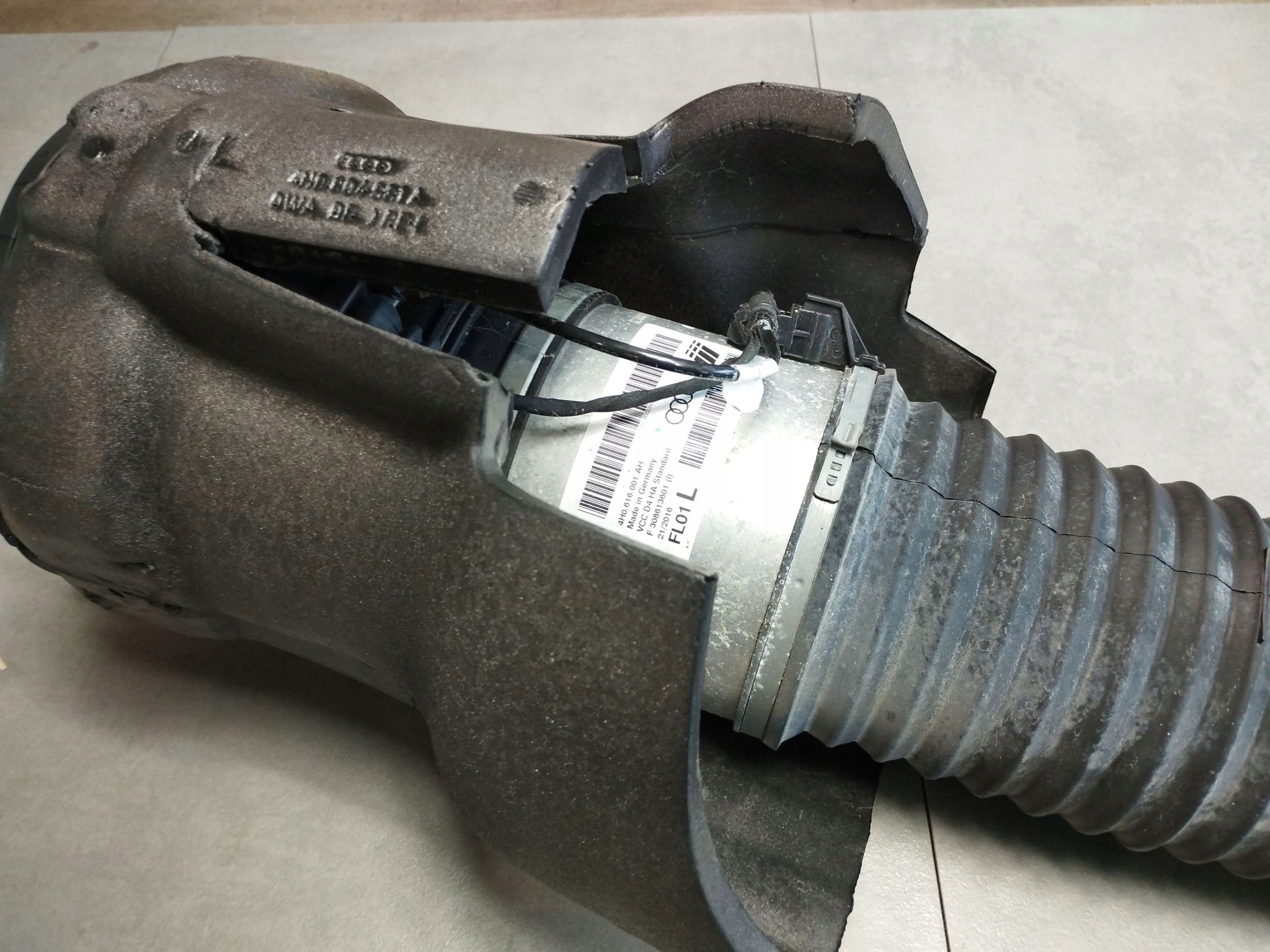 Audi A8 D4 4H Stoßdämpfer heck PNEUMATYCZNY 4H0616001AH