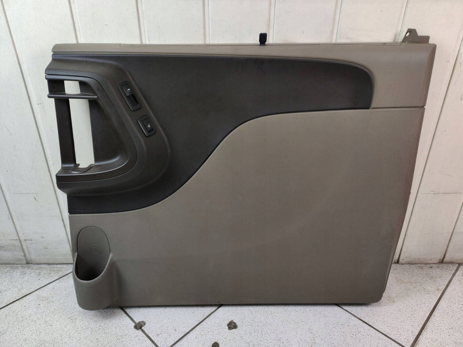 side door rear part right side Chrysler Town and Country 5 facelift 2014