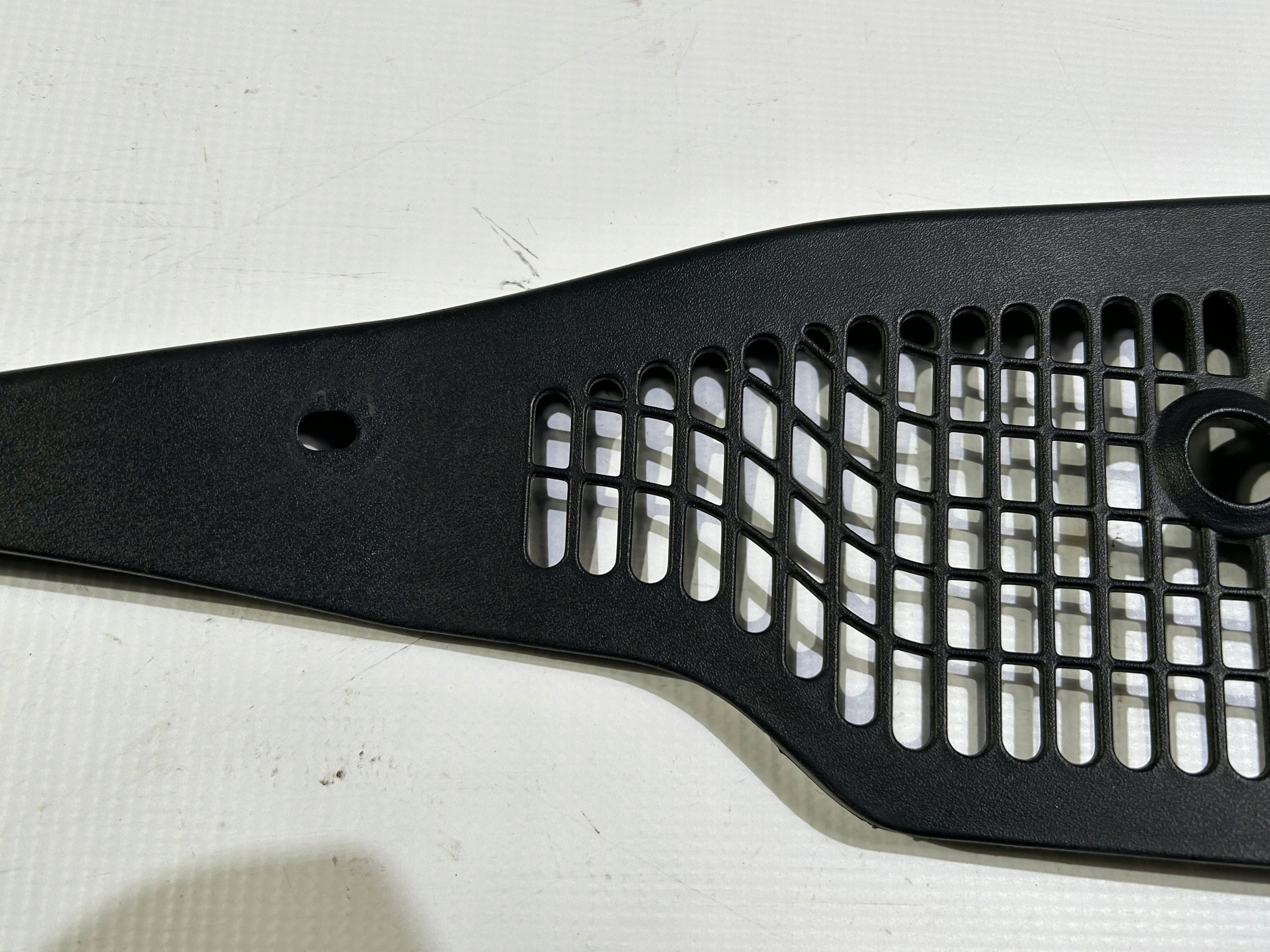 torpedo right grid cover Dodge Challenger 2008-2023