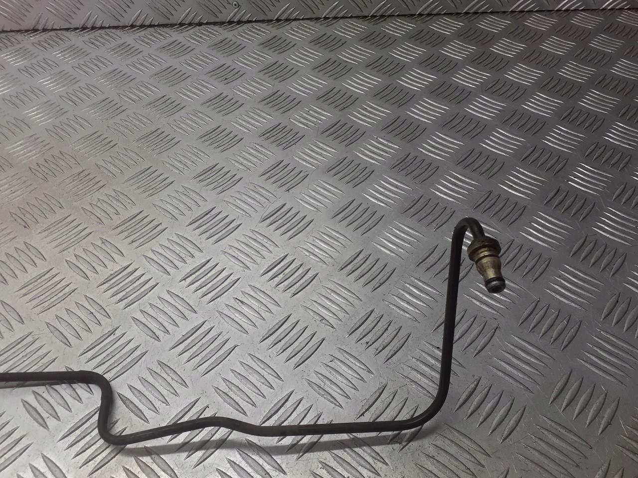 PRZEWÓD RURKA WYSPRZĘGLIKA VOLVO V40 1.9 D Producent części Volvo OE