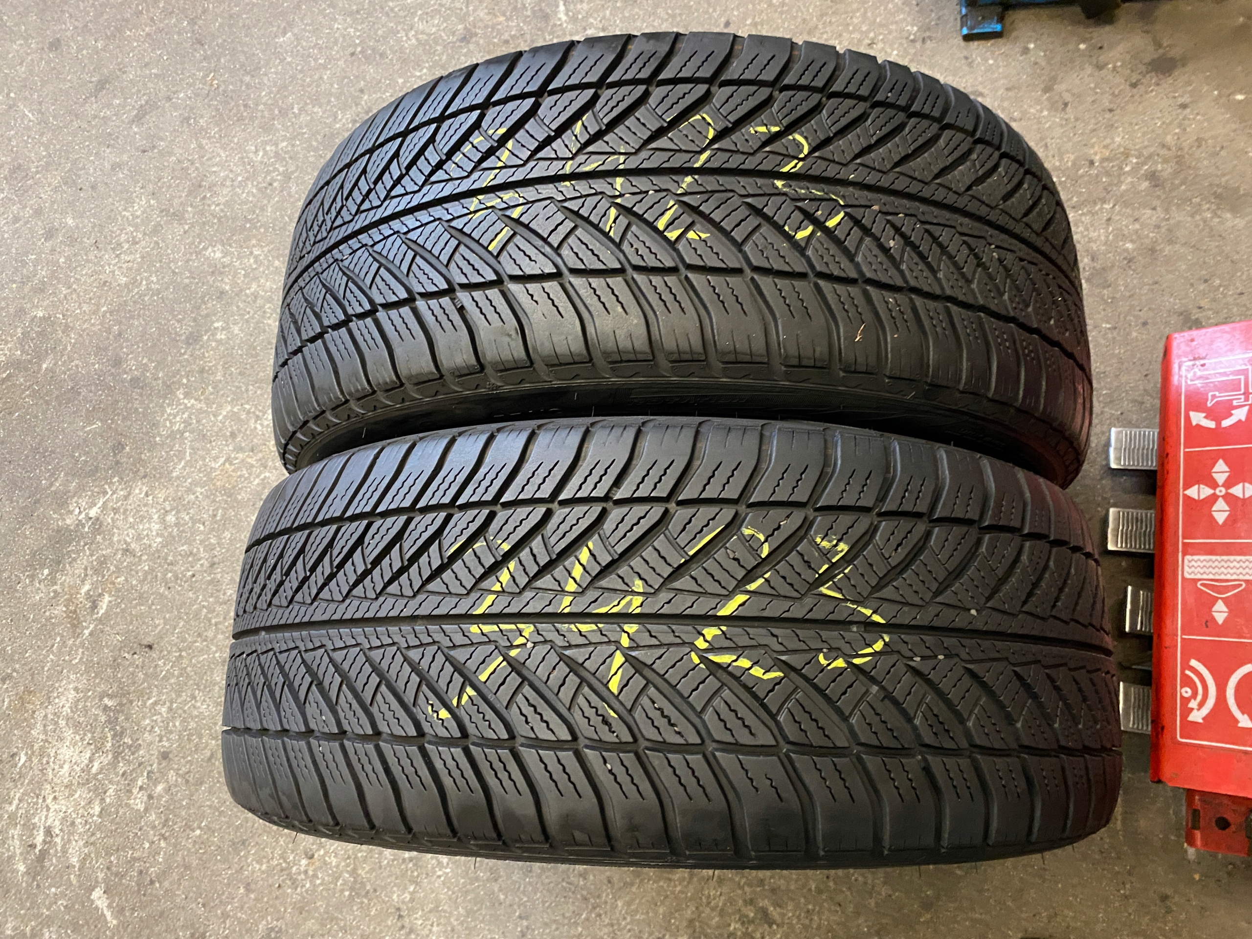 2 tyres winter 245/45R18 Goodyear UltraGrip 8 Performance 7mm 2023r