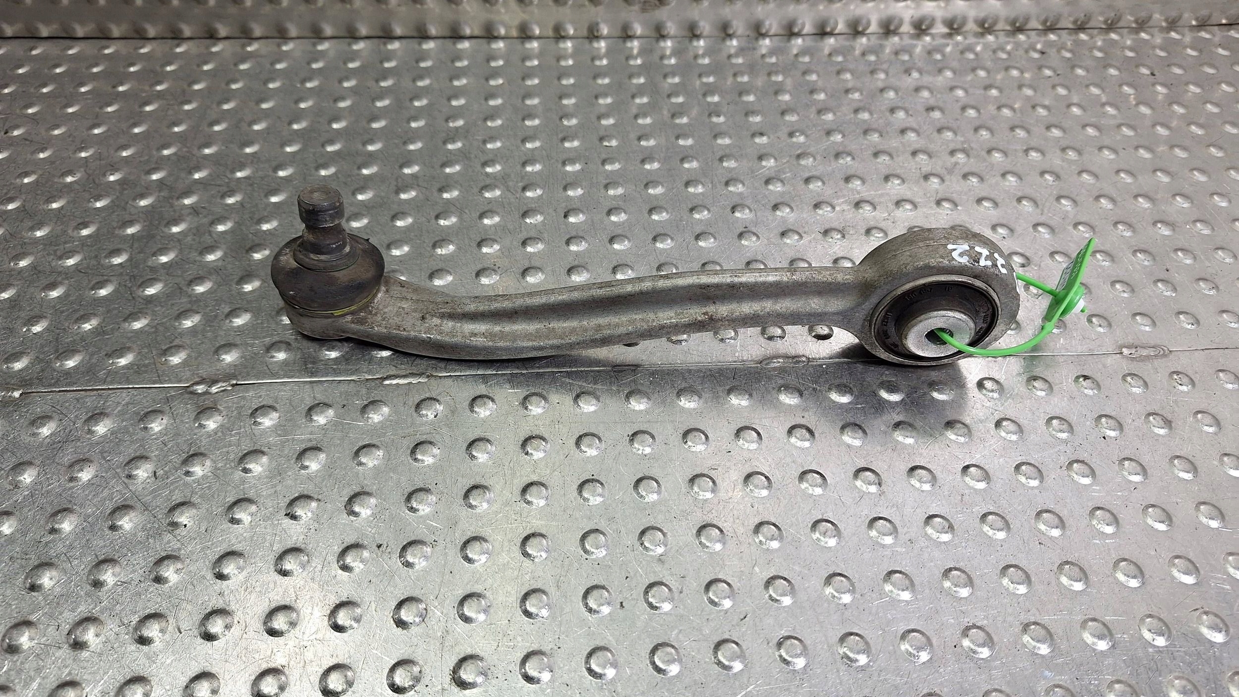 arm right front upper 8K0407510B 8K0510B AUDI A4 B8 A5 8T Q5 8R