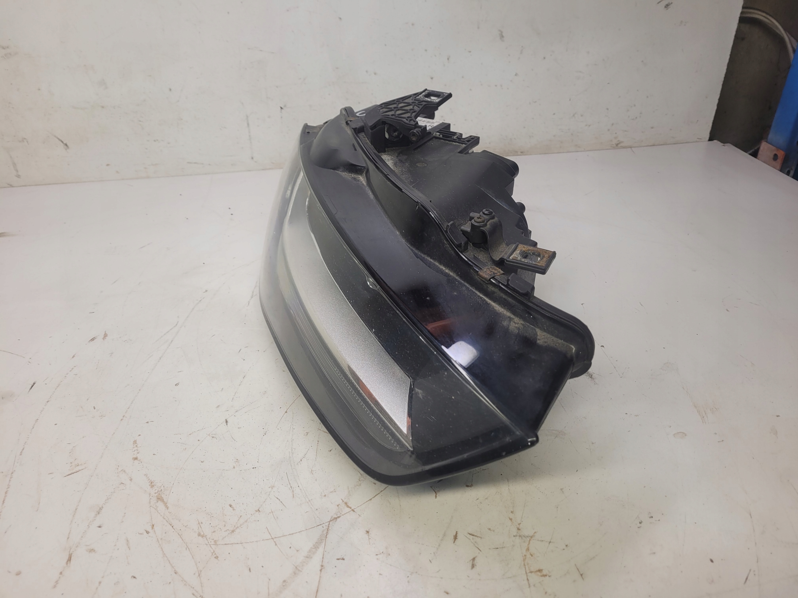 REFLEKTOR right front AUDI A4 B8 LIFT 8K0941004AC