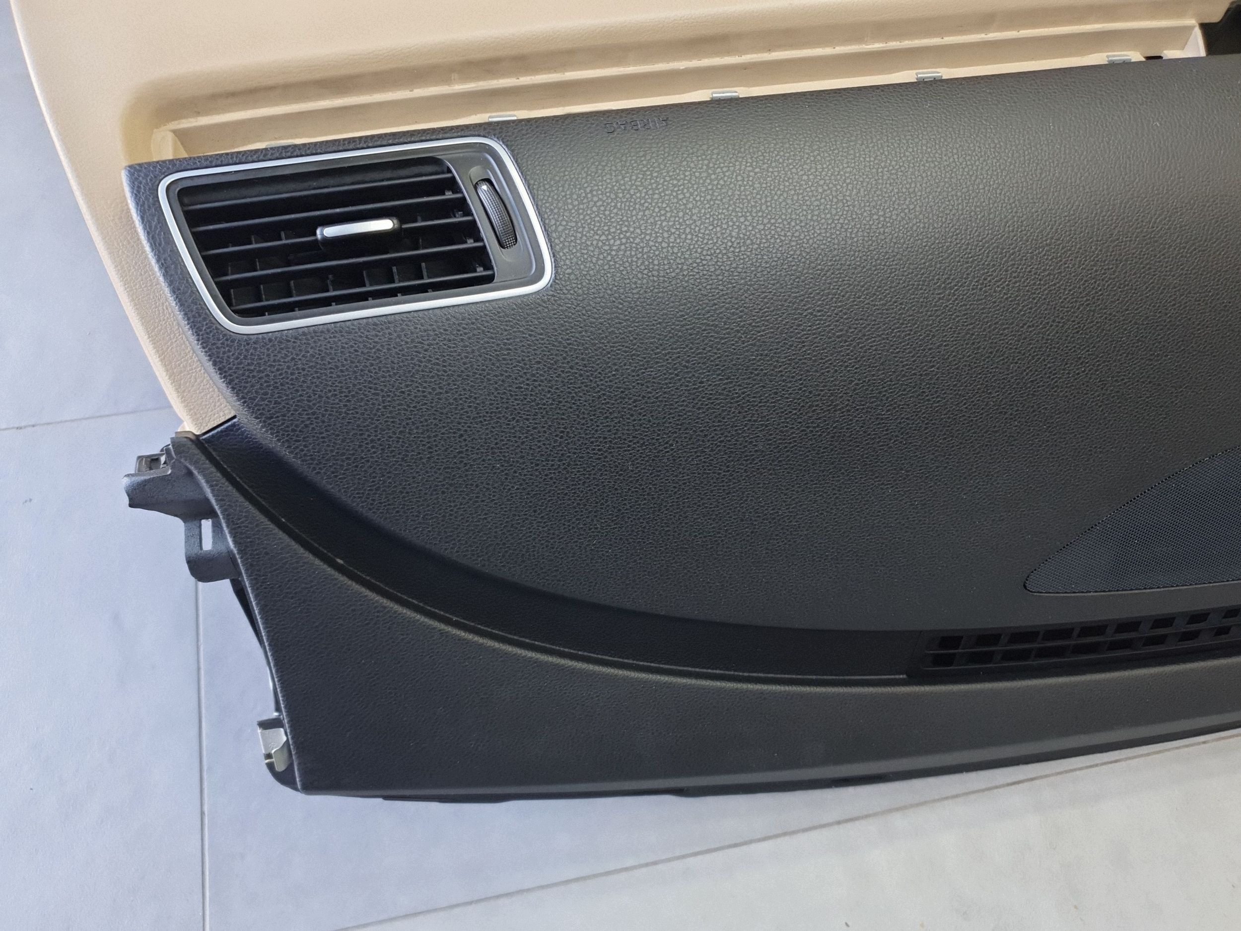 Volkswagen PASSAT CC dashboard instrument panel console cockpit airbags 3AB857003AB